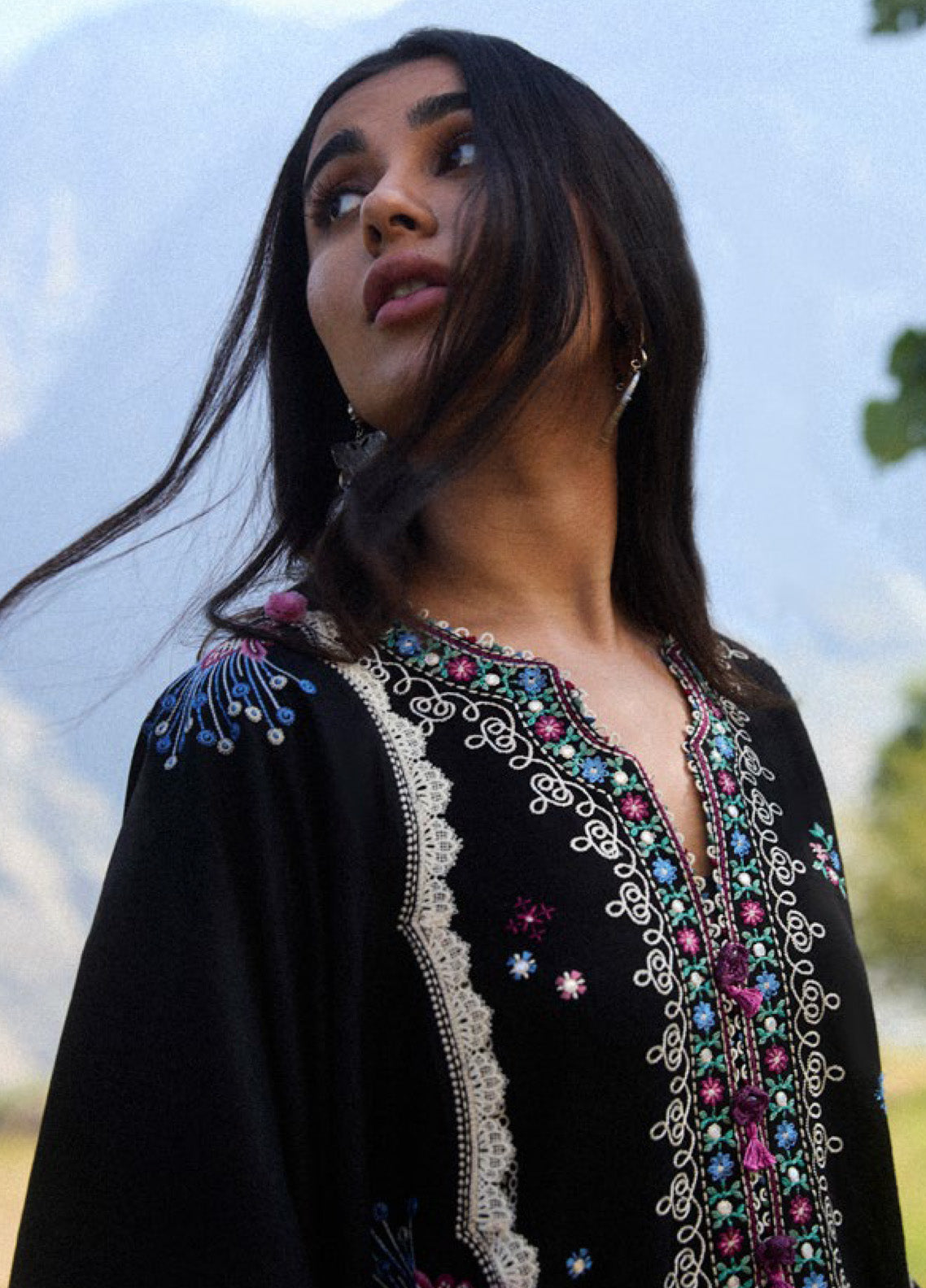 Zaha By Khadija Shah Embroidered Khaddar 3 Piece Unstitched Suit ZH24W ZW24-06 HAZAN Zaha By Khadija Shah Embroidered Khaddar 3 Piece Unstitched Suit ZH24W ZW24-06 HAZAN