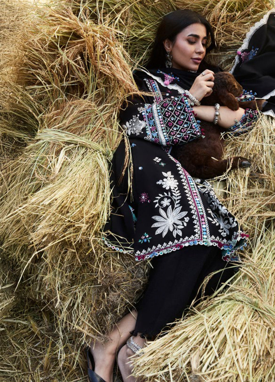 Zaha By Khadija Shah Embroidered Khaddar 3 Piece Unstitched Suit ZH24W ZW24-06 HAZAN Zaha By Khadija Shah Embroidered Khaddar 3 Piece Unstitched Suit ZH24W ZW24-06 HAZAN