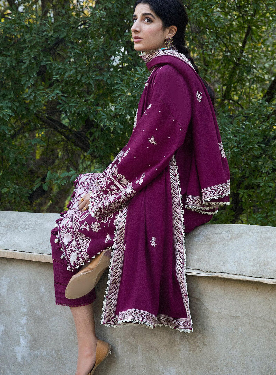 Zaha By Khadija Shah Embroidered Khaddar 3 Piece Unstitched Suit ZH24W ZW24-12 AFREEN Zaha By Khadija Shah Embroidered Khaddar 3 Piece Unstitched Suit ZH24W ZW24-12 AFREEN