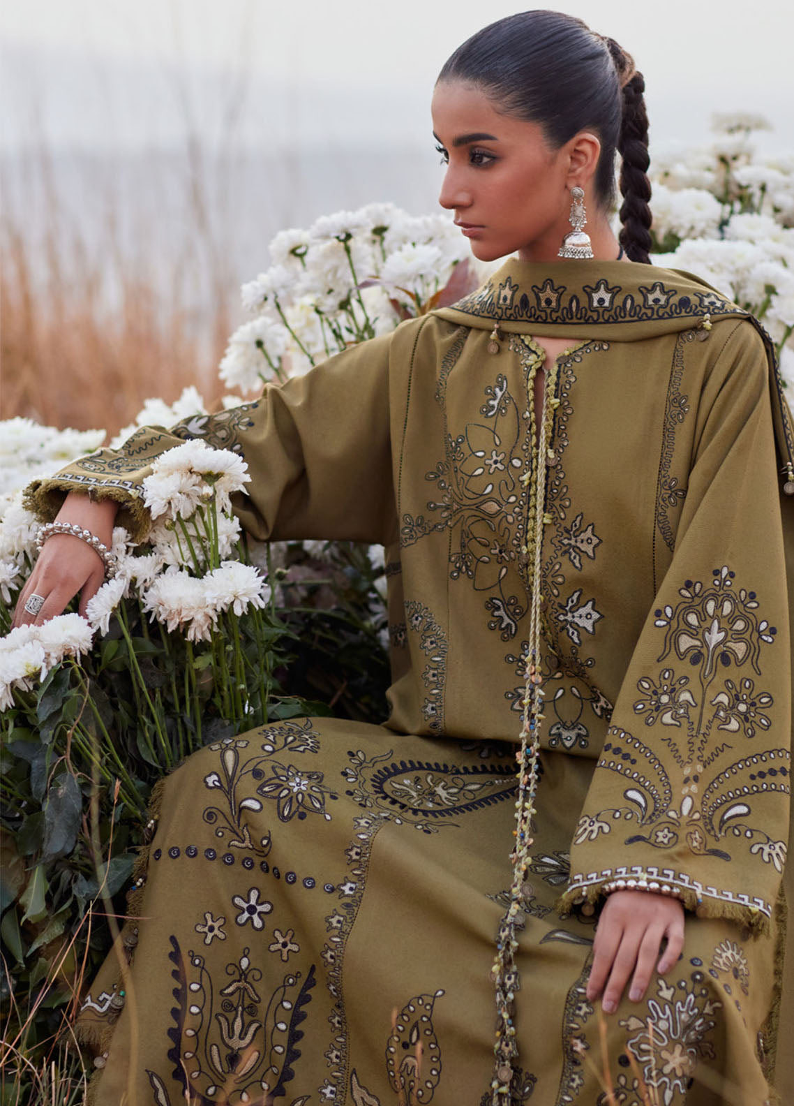 Zaha By Khadijah Shah Embroidered Karandi Suits Unstitched 3 Piece ZH25NL D-ZW-07 NAYRA Zaha By Khadijah Shah Embroidered Karandi Suits Unstitched 3 Piece ZH25NL D-ZW-07 NAYRA
