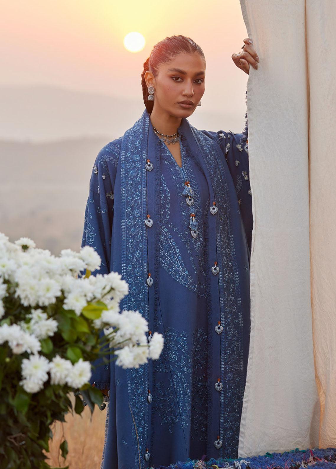Zaha By Khadijah Shah Embroidered Karandi Suits Unstitched 3 Piece ZH25NL D-ZW-08 SCHEREZADE Zaha By Khadijah Shah Embroidered Karandi Suits Unstitched 3 Piece ZH25NL D-ZW-08 SCHEREZADE
