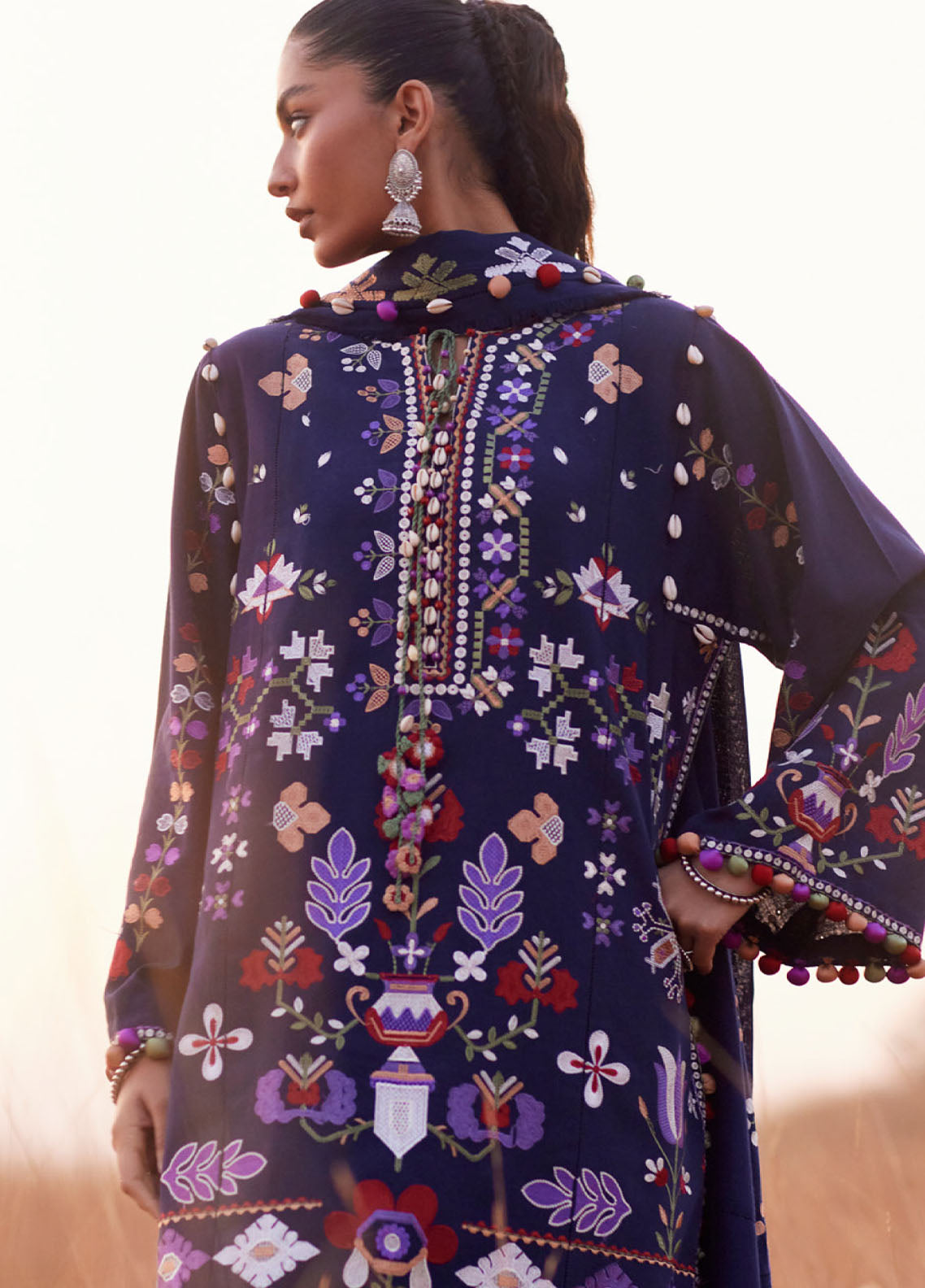Zaha By Khadijah Shah Embroidered Khaddar Suits Unstitched 3 Piece ZH25NL D-ZW-04 ZAREEN Zaha By Khadijah Shah Embroidered Khaddar Suits Unstitched 3 Piece ZH25NL D-ZW-04 ZAREEN