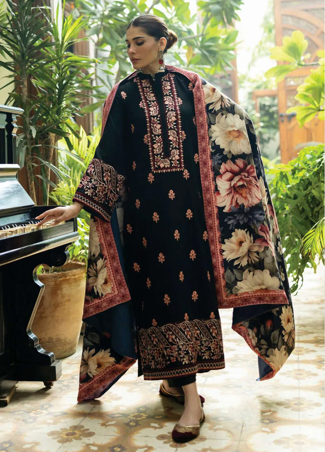 Zainab Chottani Embroidered Herringbone 3 Piece Unstitched Suit ZC24WS D-02 ALAYA Zainab Chottani Embroidered Herringbone 3 Piece Unstitched Suit ZC24WS D-02 ALAYA