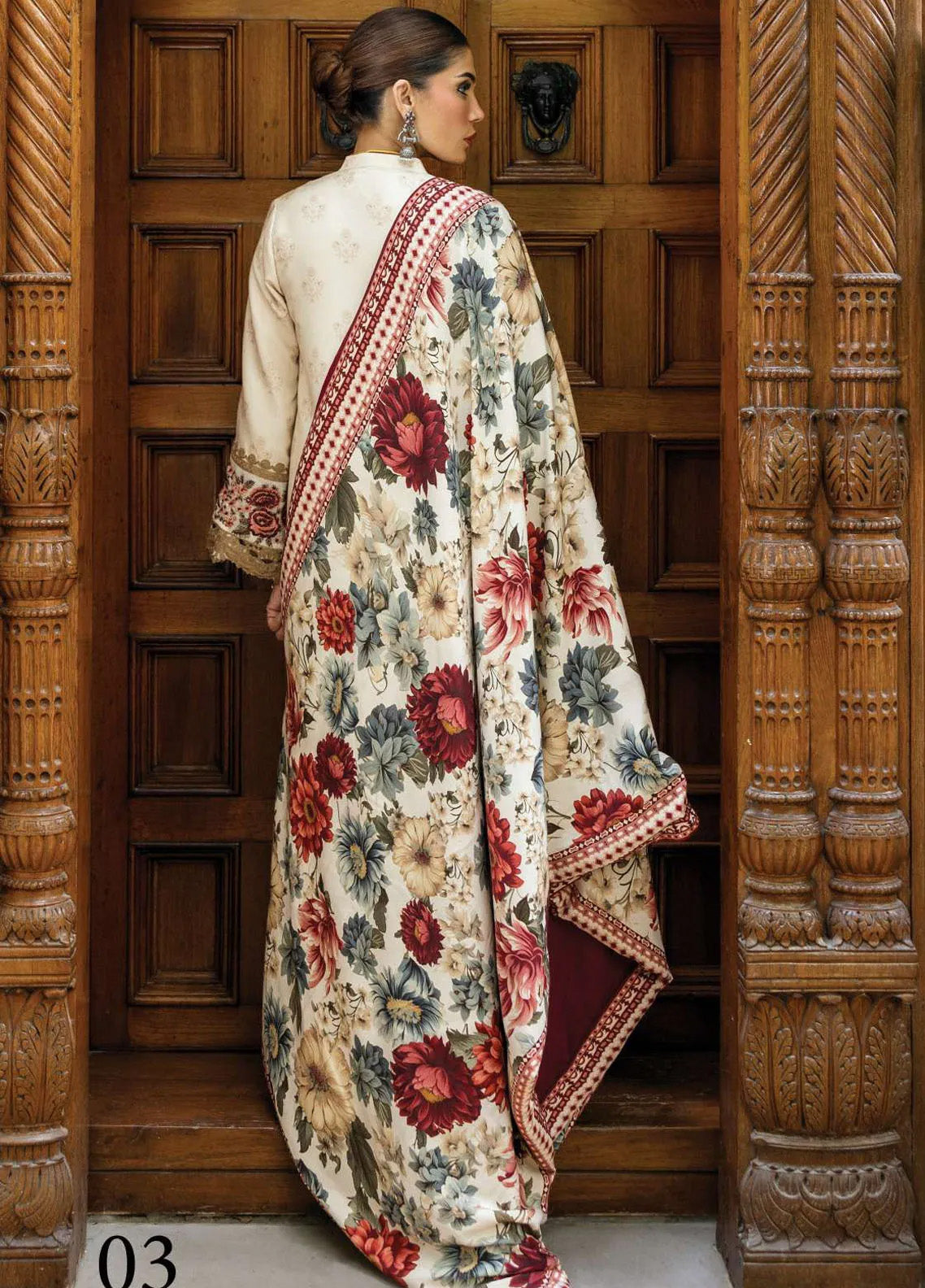 Zainab Chottani Embroidered Herringbone 3 Piece Unstitched Suit ZC24WS D-03 SHYNA Zainab Chottani Embroidered Herringbone 3 Piece Unstitched Suit ZC24WS D-03 SHYNA