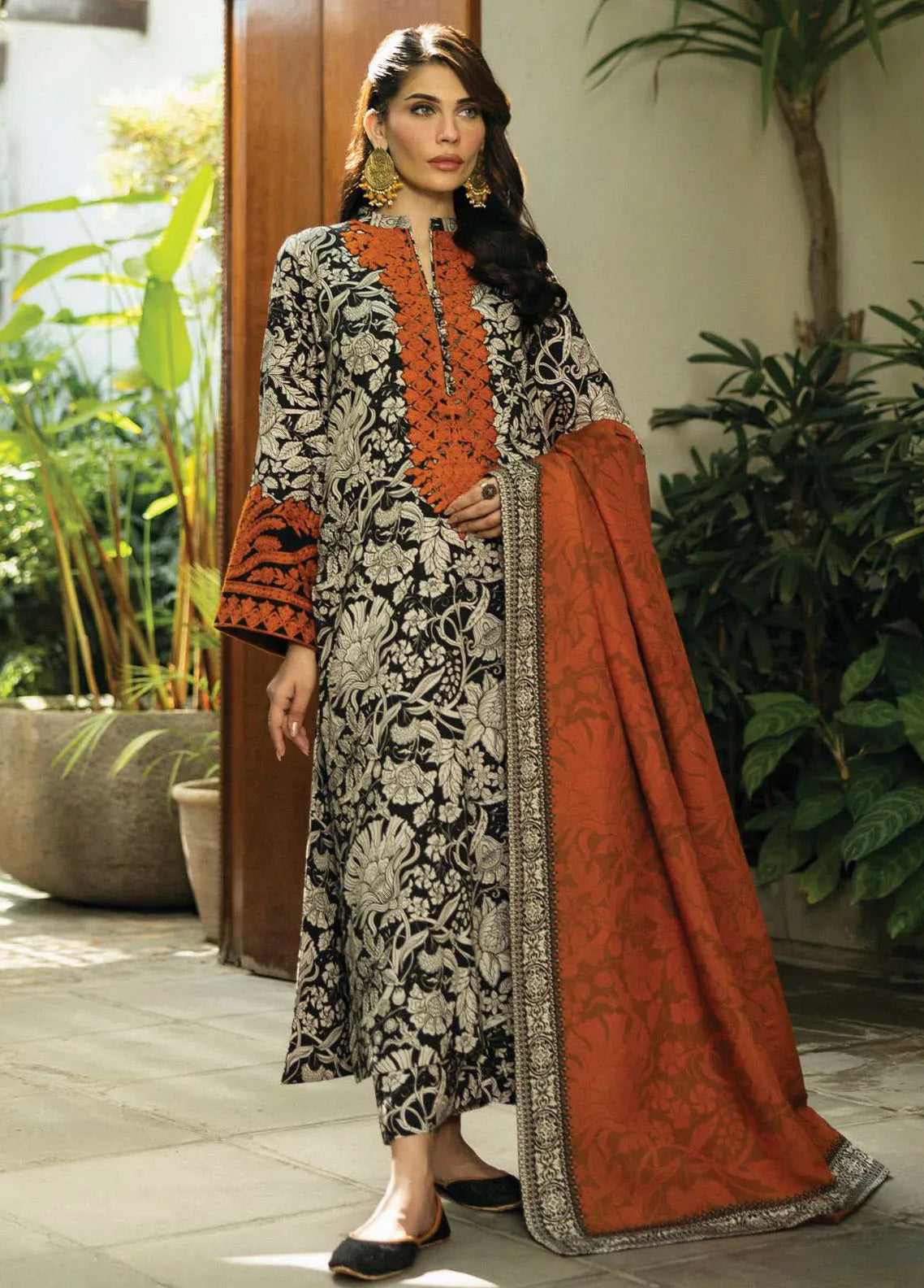 Zainab Chottani Embroidered Herringbone 3 Piece Unstitched Suit ZC24WS D-06 MYSHA Zainab Chottani Embroidered Herringbone 3 Piece Unstitched Suit ZC24WS D-06 MYSHA