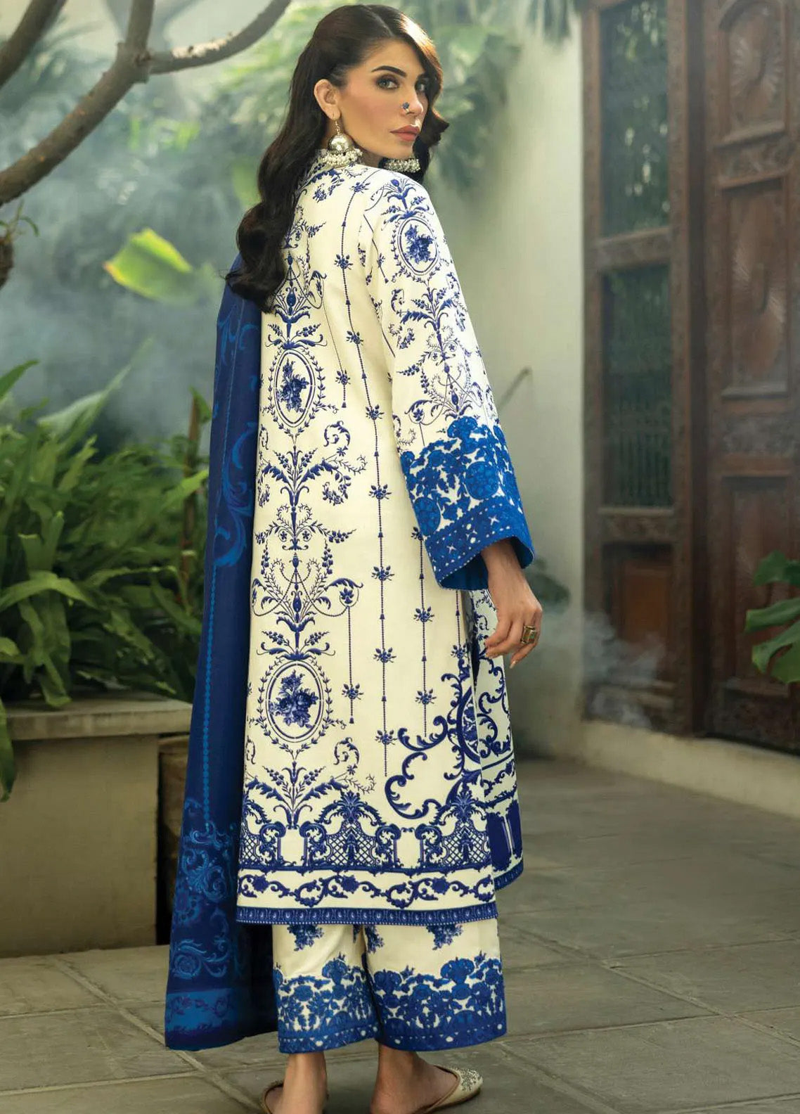 Zainab Chottani Embroidered Herringbone 3 Piece Unstitched Suit ZC24WS D-07 RANIA Zainab Chottani Embroidered Herringbone 3 Piece Unstitched Suit ZC24WS D-07 RANIA