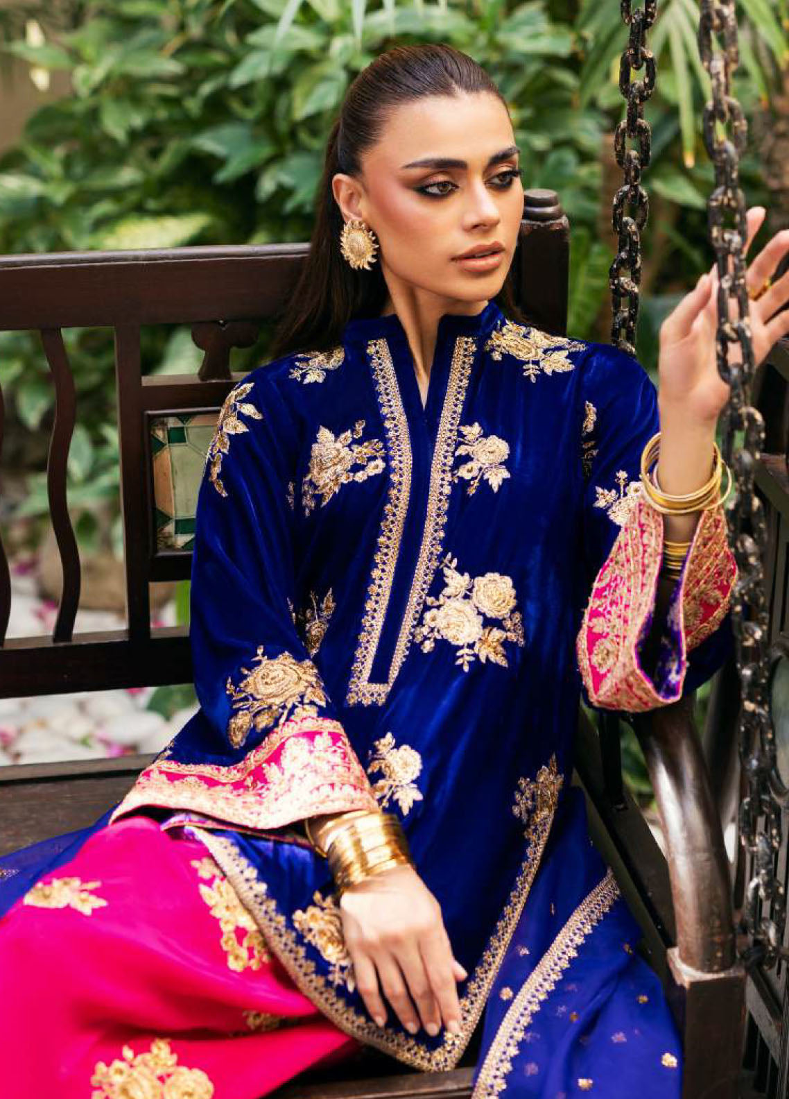 Zainab Chottani Embroidered Velvet 3 Piece Unstitched Suit ZC25LV D-JIA Zainab Chottani Embroidered Velvet 3 Piece Unstitched Suit ZC25LV D-JIA
