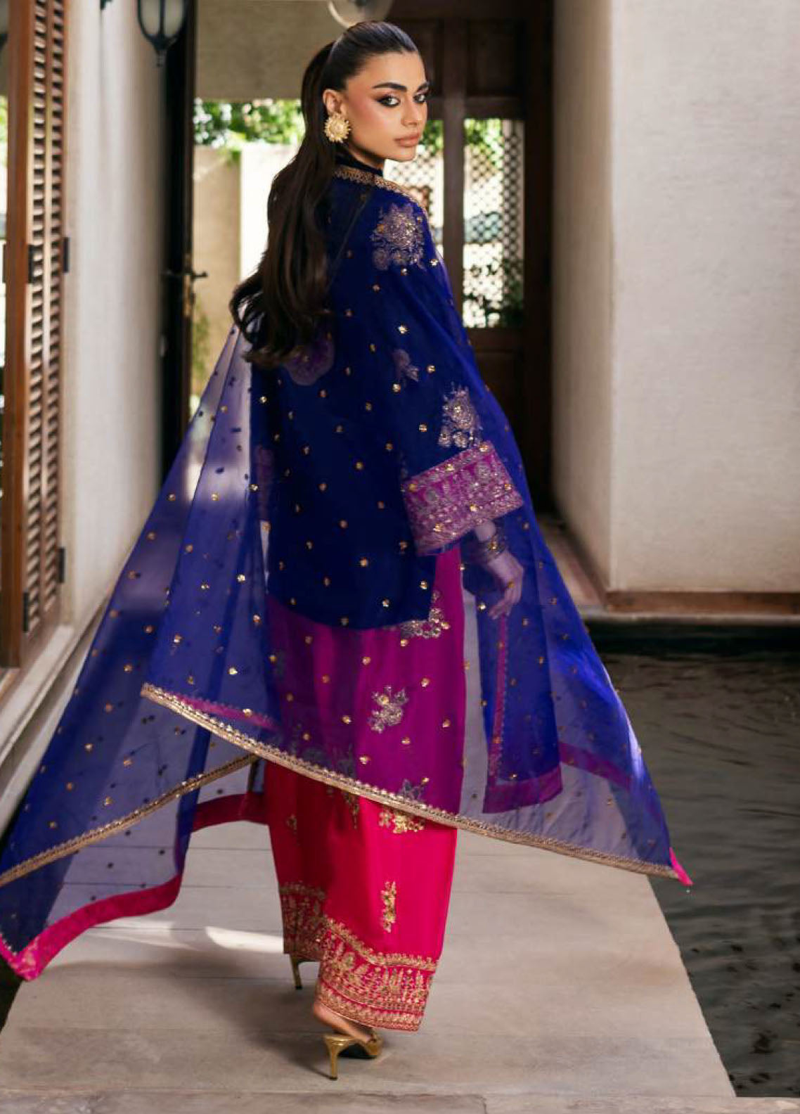 Zainab Chottani Embroidered Velvet 3 Piece Unstitched Suit ZC25LV D-JIA Zainab Chottani Embroidered Velvet 3 Piece Unstitched Suit ZC25LV D-JIA