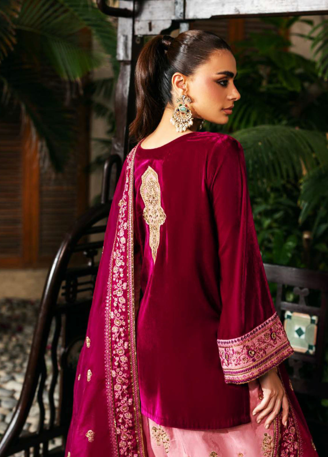 Zainab Chottani Embroidered Velvet 3 Piece Unstitched Suit ZC25LV D-RUBI Zainab Chottani Embroidered Velvet 3 Piece Unstitched Suit ZC25LV D-RUBI