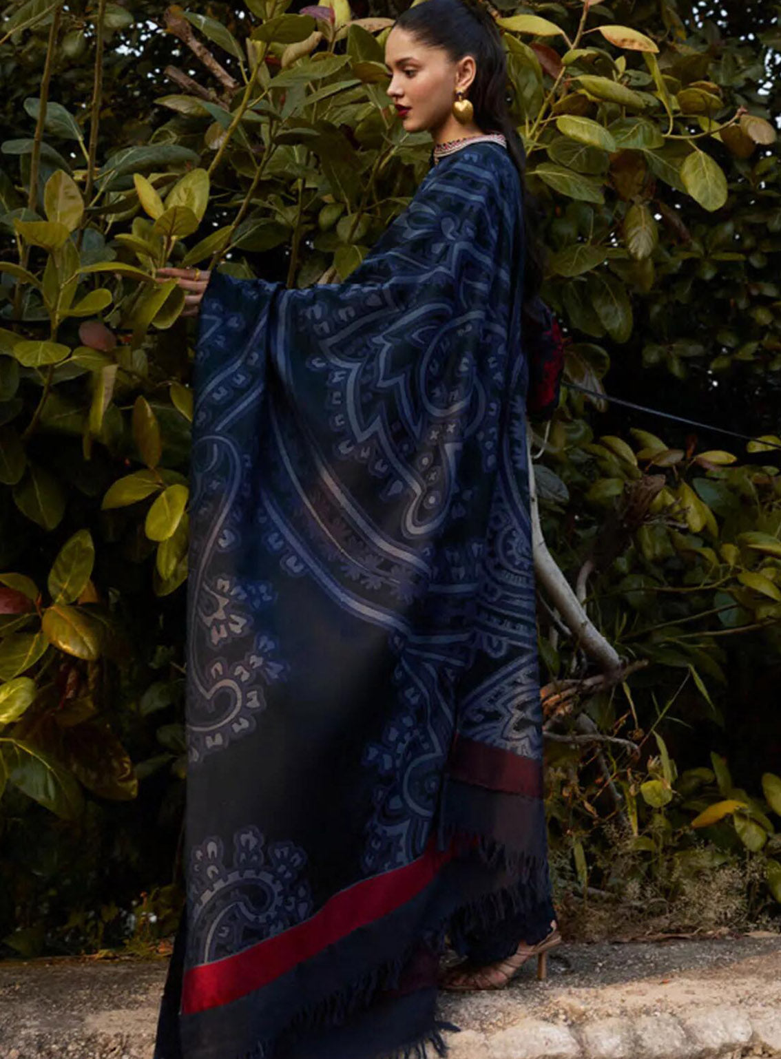 Zara Shahjahan Embroidered Khaddar 3 Piece Unstitched Suit ZS24UW D-02 DARYA Zara Shahjahan Embroidered Khaddar 3 Piece Unstitched Suit ZS24UW D-02 DARYA