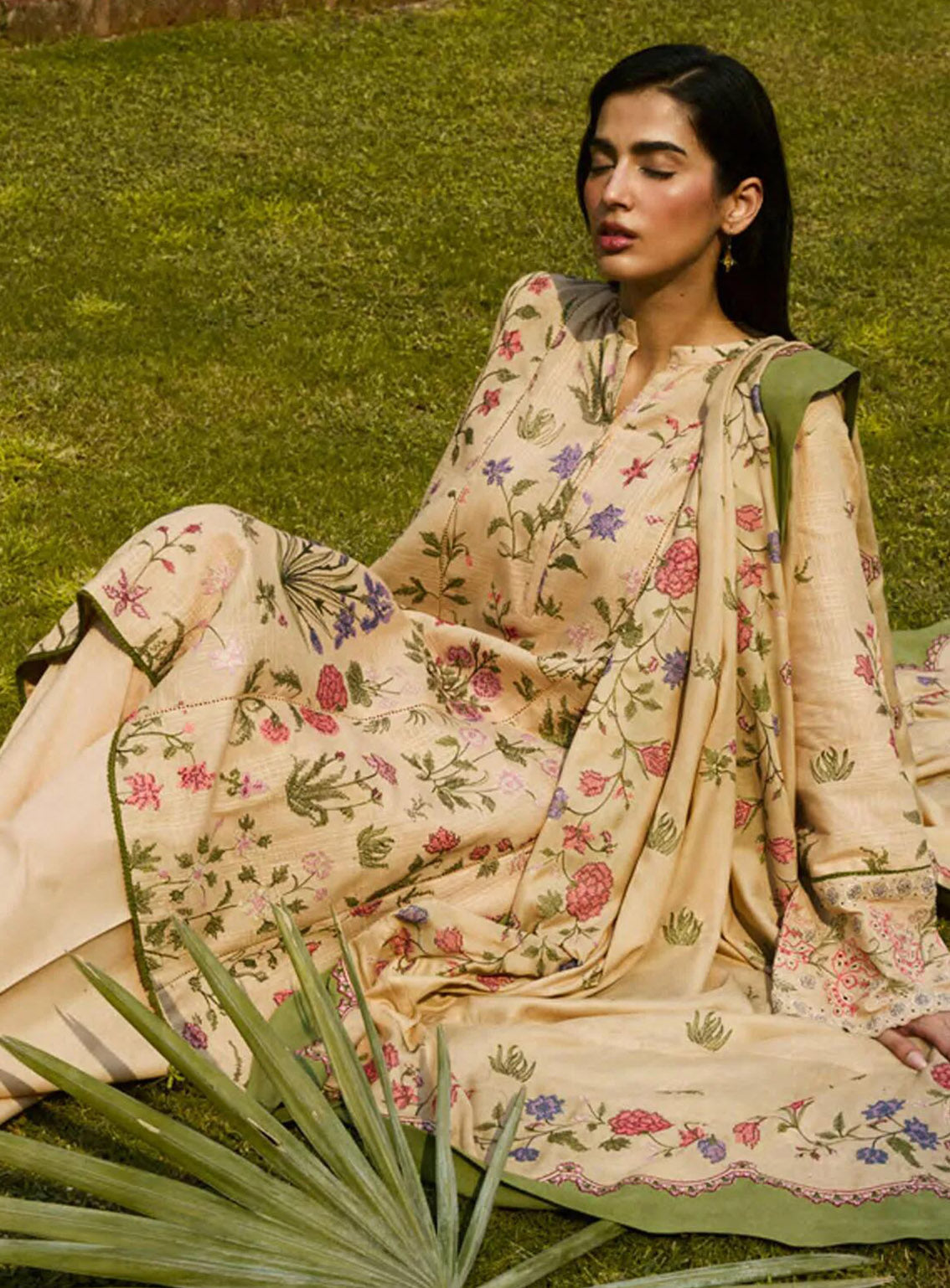 Zara Shahjahan Embroidered Khaddar 3 Piece Unstitched Suit ZS24UW D-03 NEGAH Zara Shahjahan Embroidered Khaddar 3 Piece Unstitched Suit ZS24UW D-03 NEGAH