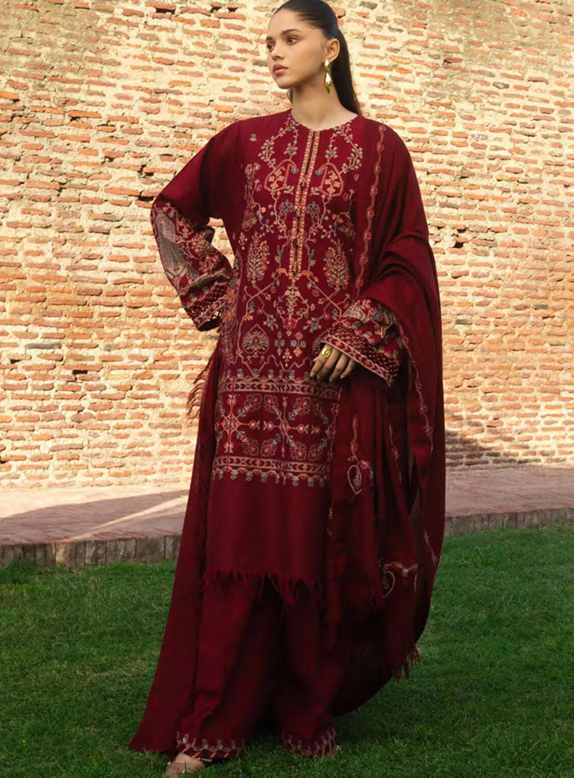 Zara Shahjahan Embroidered Khaddar 3 Piece Unstitched Suit ZS24UW D-08 RAHA Zara Shahjahan Embroidered Khaddar 3 Piece Unstitched Suit ZS24UW D-08 RAHA