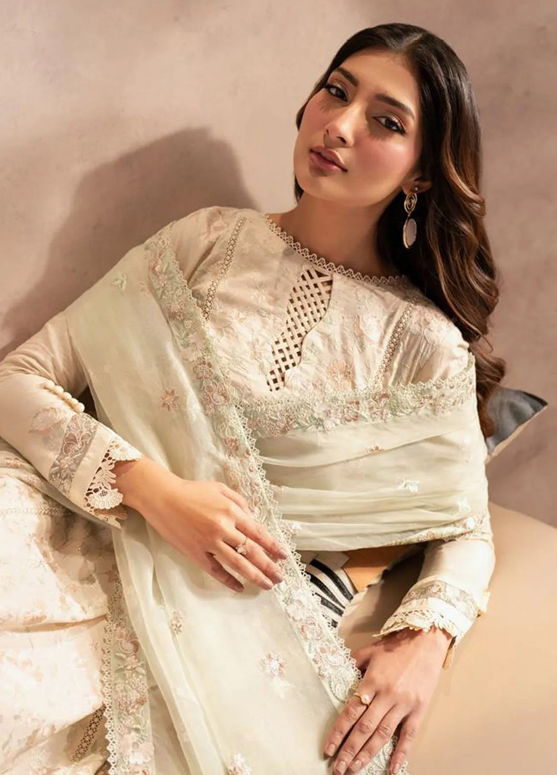 Zarif Embroidered Lawn 3 Piece Unstitched Suit ZF25EL D-01 DAHEER Zarif Embroidered Lawn 3 Piece Unstitched Suit ZF25EL D-01 DAHEER