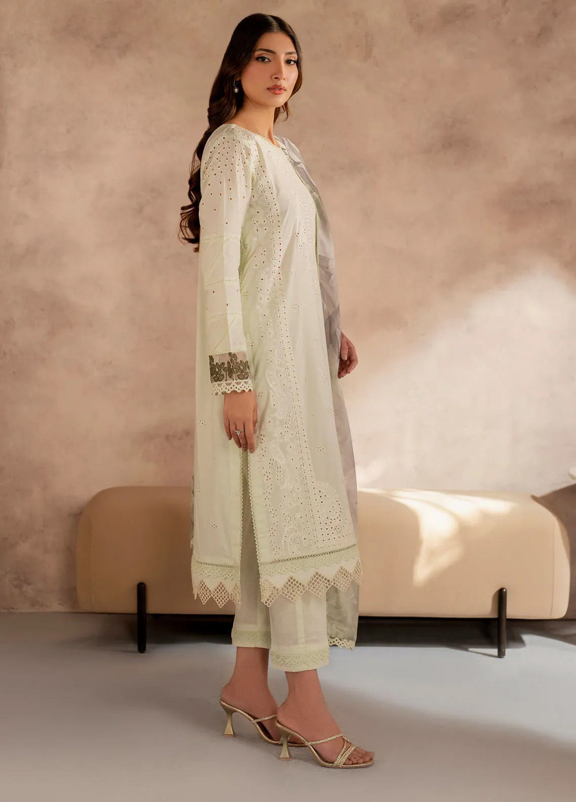 Zarif Embroidered Lawn 3 Piece Unstitched Suit ZF25EL D-08 ROOHAL Zarif Embroidered Lawn 3 Piece Unstitched Suit ZF25EL D-08 ROOHAL