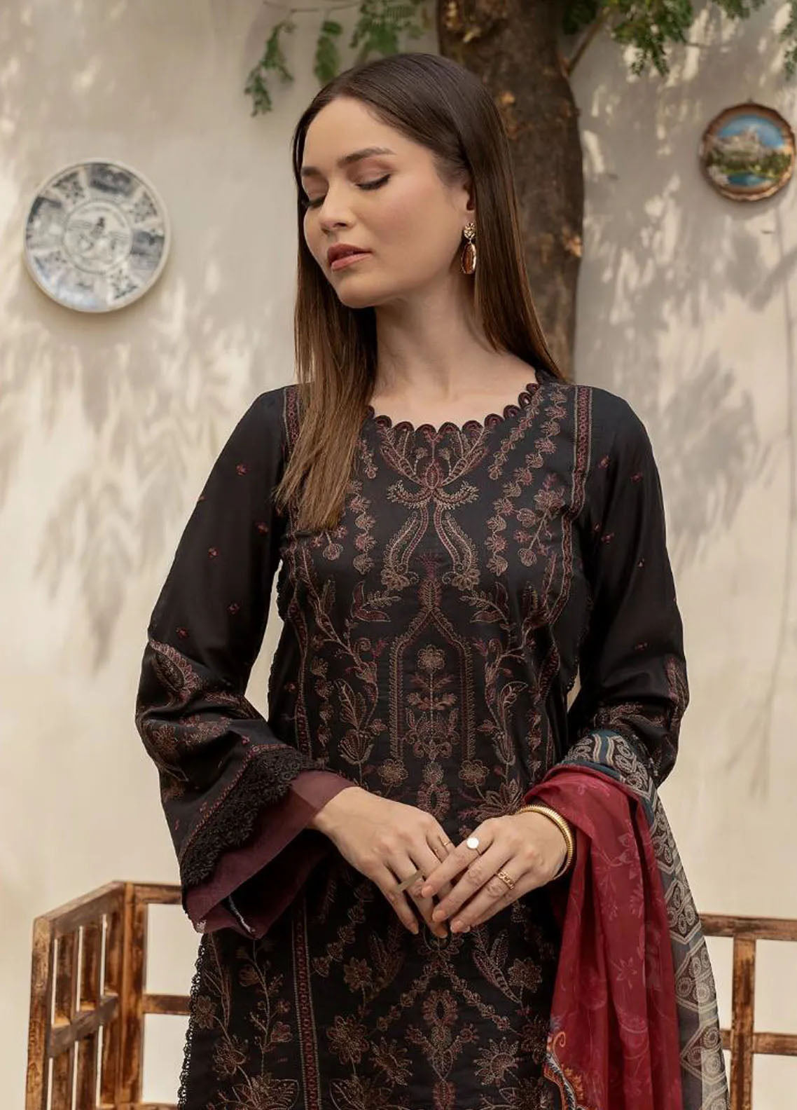 Zarif Festive Embroidered Lawn 3 Piece Unstitched Suit ZF24F ZFL-03 JEMIMA Zarif Festive Embroidered Lawn 3 Piece Unstitched Suit ZF24F ZFL-03 JEMIMA