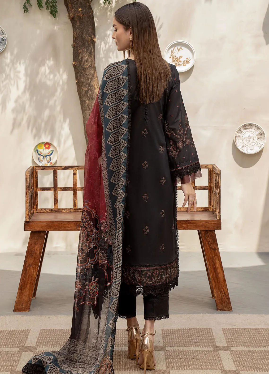 Zarif Festive Embroidered Lawn 3 Piece Unstitched Suit ZF24F ZFL-03 JEMIMA Zarif Festive Embroidered Lawn 3 Piece Unstitched Suit ZF24F ZFL-03 JEMIMA