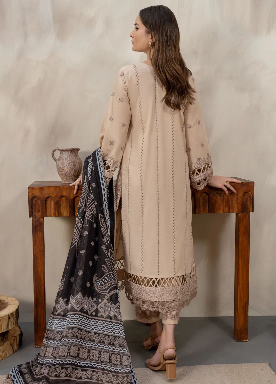 Zarif Festive Embroidered Lawn 3 Piece Unstitched Suit ZF24F ZFL-07 CHAMILA Zarif Festive Embroidered Lawn 3 Piece Unstitched Suit ZF24F ZFL-07 CHAMILA