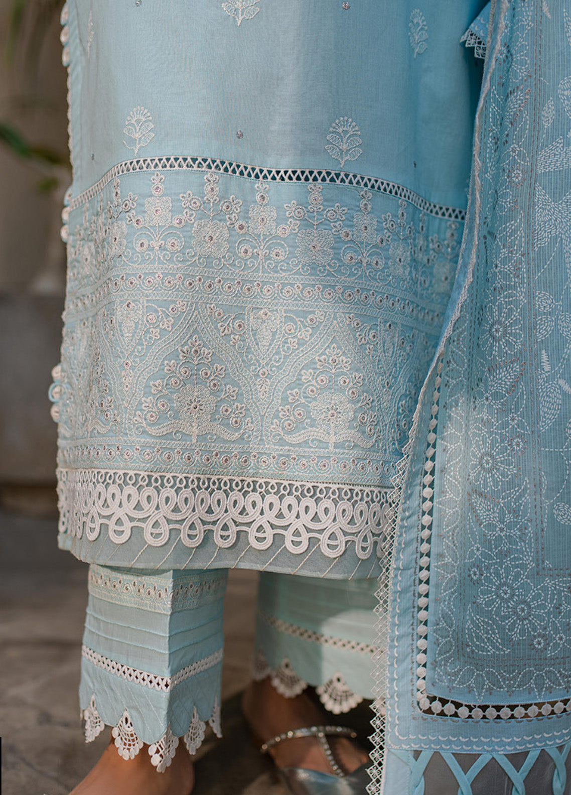 Zellbury Chikankari Embroidered Cotton 3 Piece Unstitched Suit WUC24E30709 Zellbury Chikankari Embroidered Cotton 3 Piece Unstitched Suit WUC24E30709