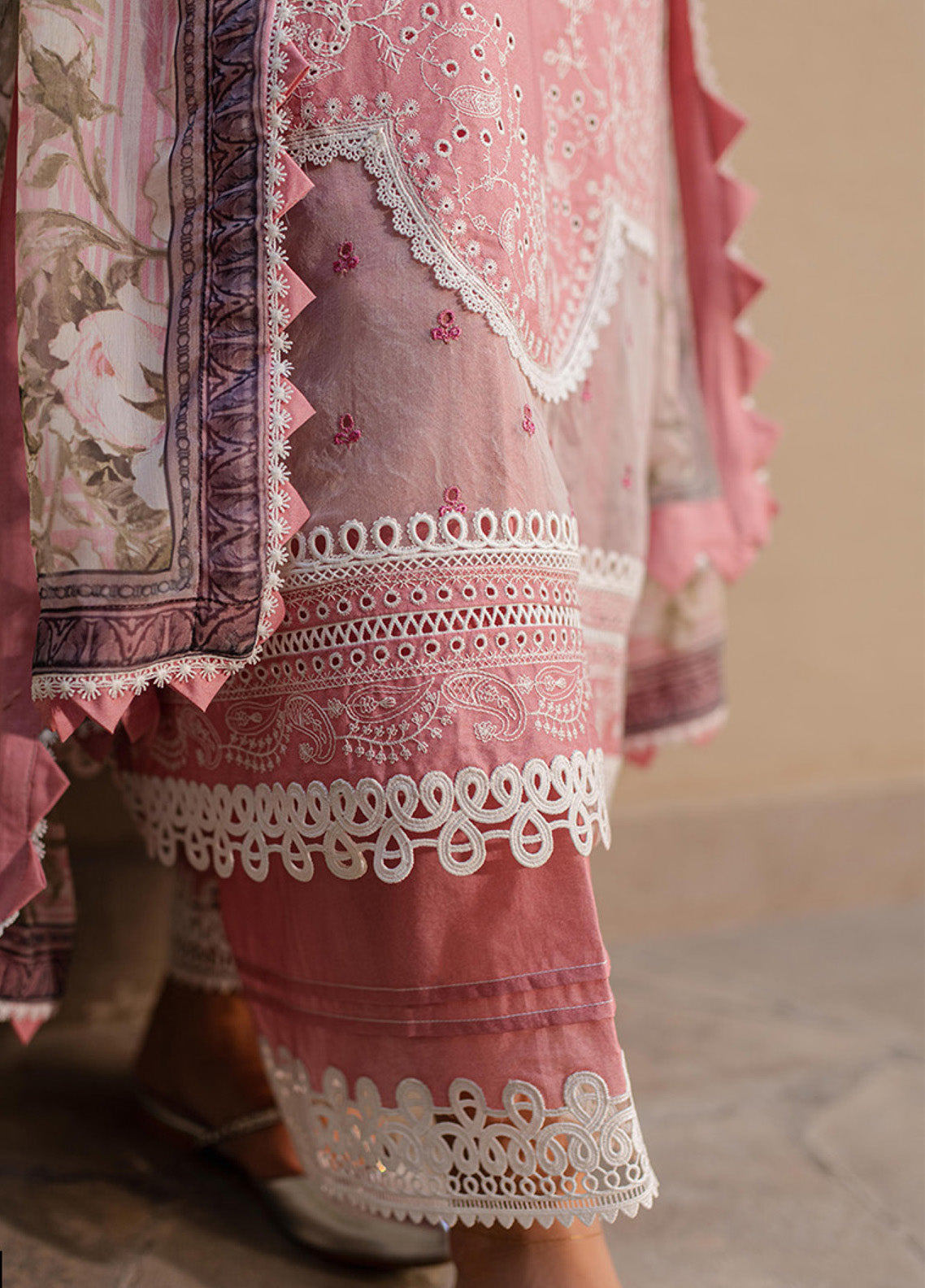 Zellbury Chikankari Embroidered Cotton 3 Piece Unstitched Suit WUC24E30712 Zellbury Chikankari Embroidered Cotton 3 Piece Unstitched Suit WUC24E30712