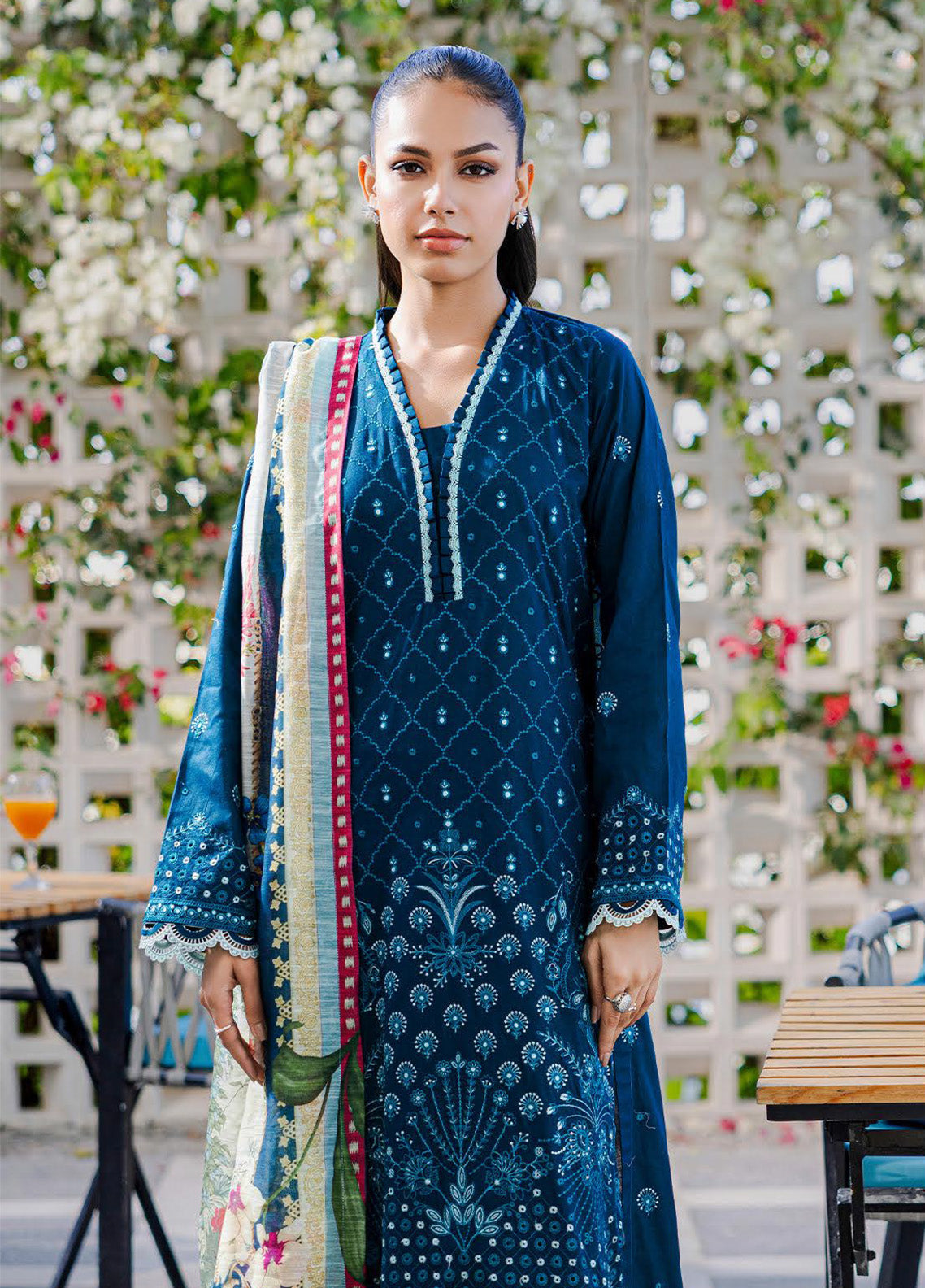 Zellbury Chikankari Lawn 3 Piece Unstitched Suit WUS25E30806 Zellbury Chikankari Lawn 3 Piece Unstitched Suit WUS25E30806