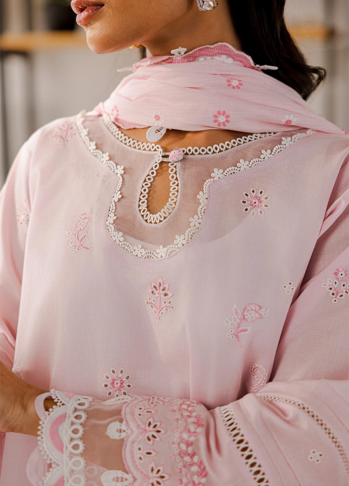 Zellbury Chikankari Lawn 3 Piece Unstitched Suit WUS25E30807 Zellbury Chikankari Lawn 3 Piece Unstitched Suit WUS25E30807