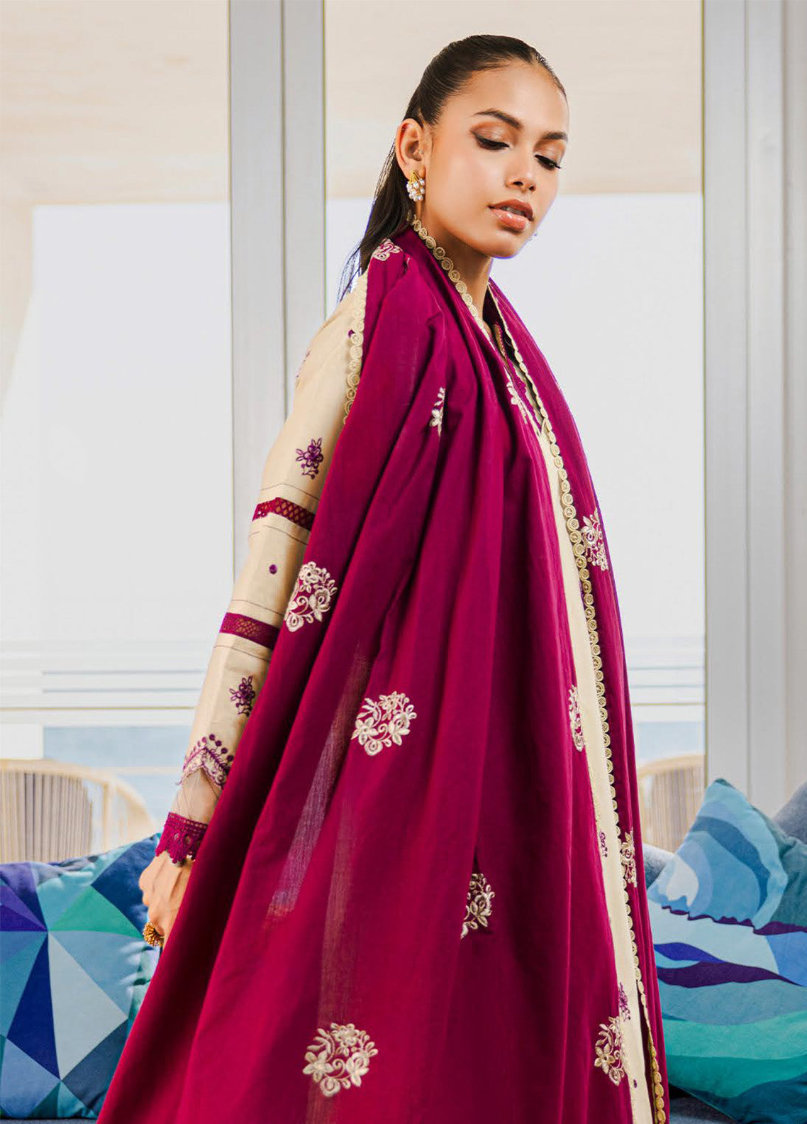 Zellbury Chikankari Lawn 3 Piece Unstitched Suit WUS25E30808 Zellbury Chikankari Lawn 3 Piece Unstitched Suit WUS25E30808