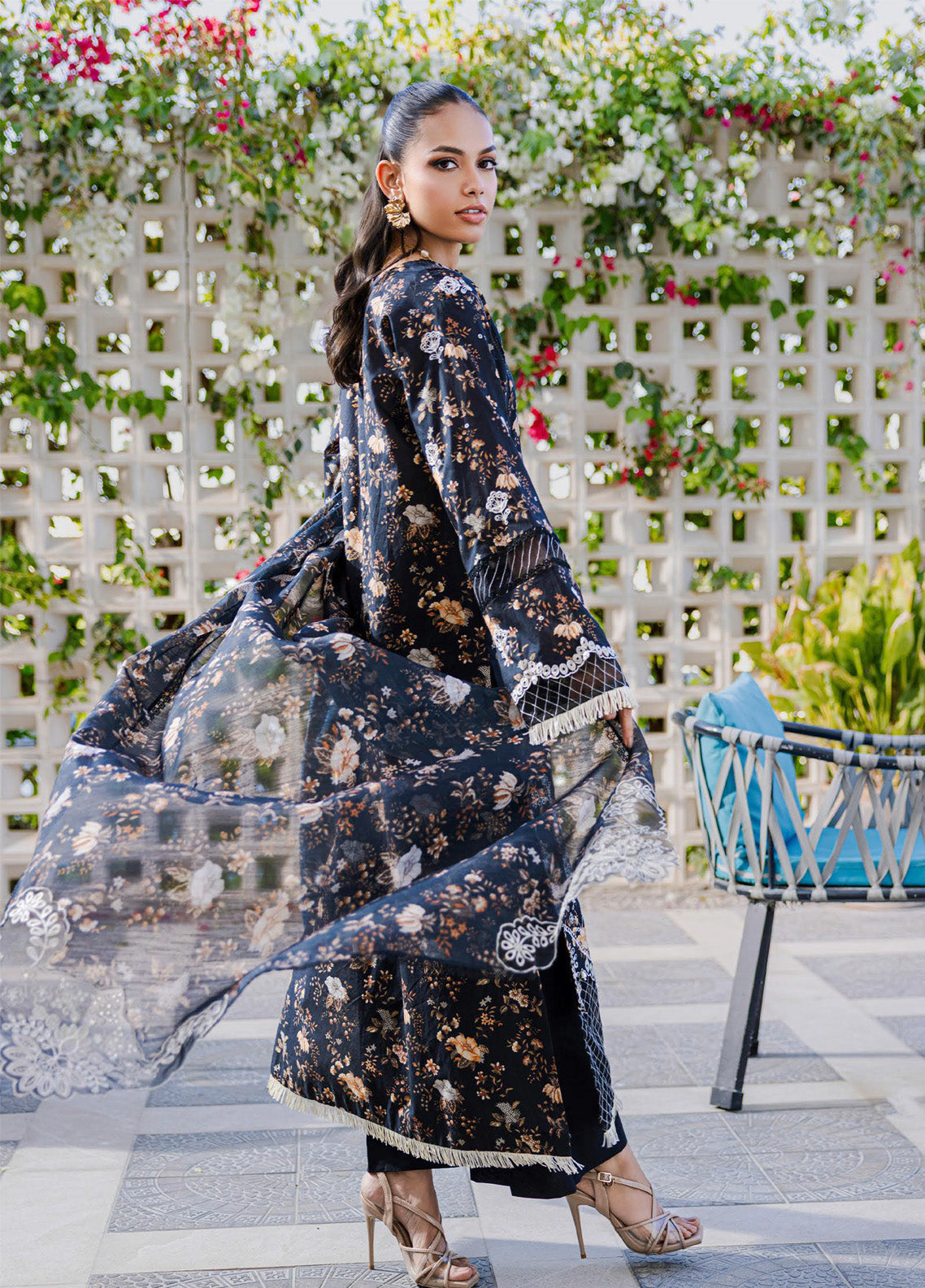 Zellbury Chikankari Lawn 3 Piece Unstitched Suit WUS25E30816 Zellbury Chikankari Lawn 3 Piece Unstitched Suit WUS25E30816