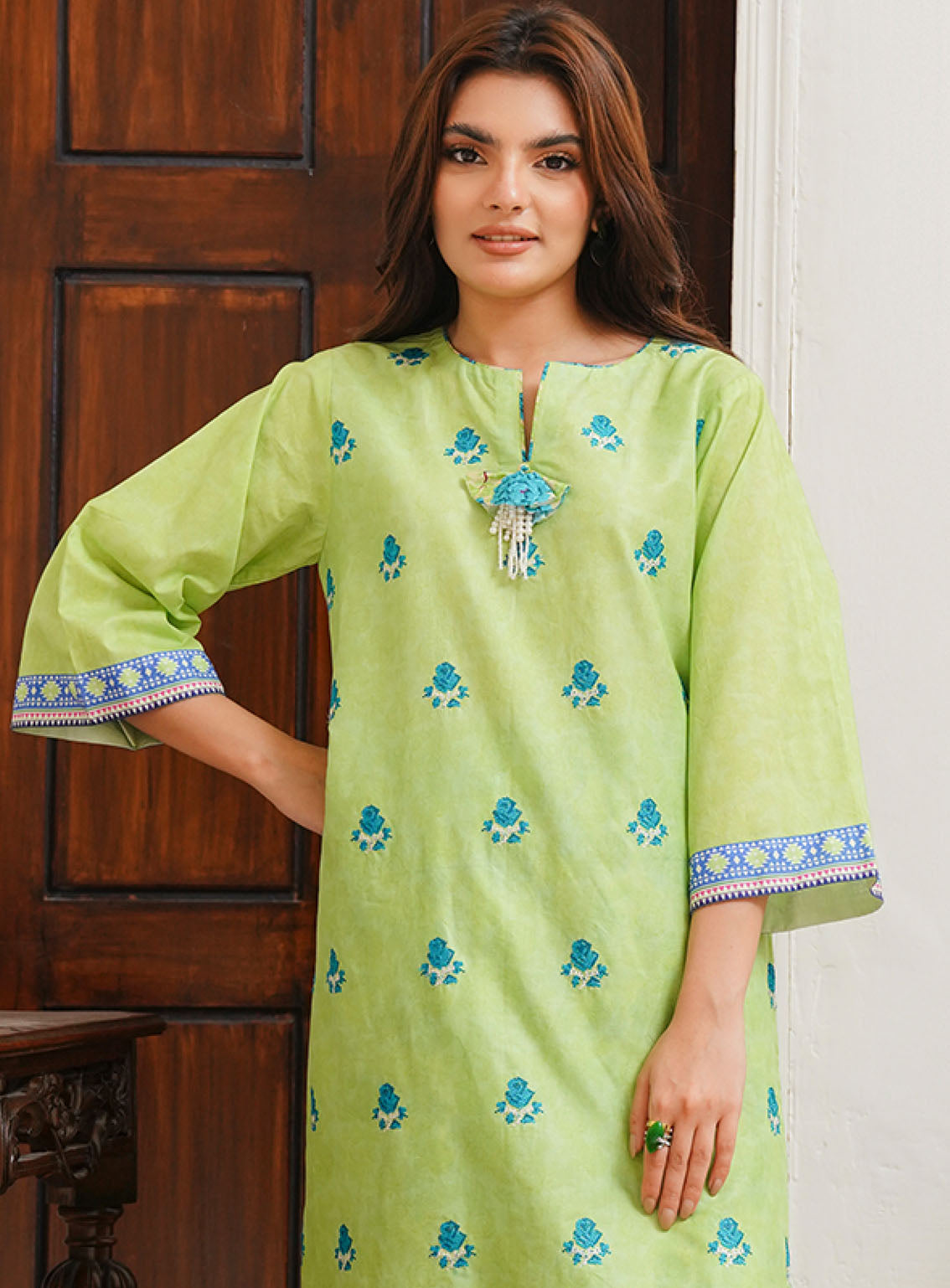 Zellbury Embroidered Cambric 2 Piece Unstitched Suit WUC24E20023 Zellbury Embroidered Cambric 2 Piece Unstitched Suit WUC24E20023