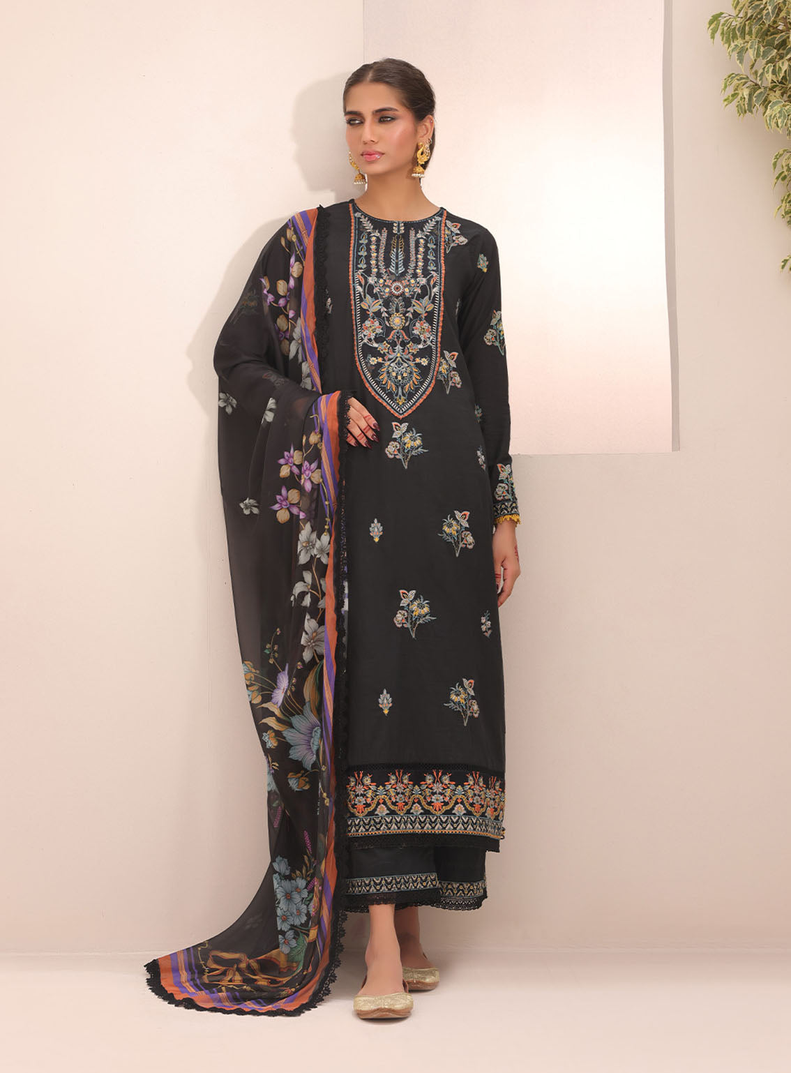 Zellbury Embroidered Cambric 3 Piece Unstitched Suit WUC24E31547 Zellbury Embroidered Cambric 3 Piece Unstitched Suit WUC24E31547