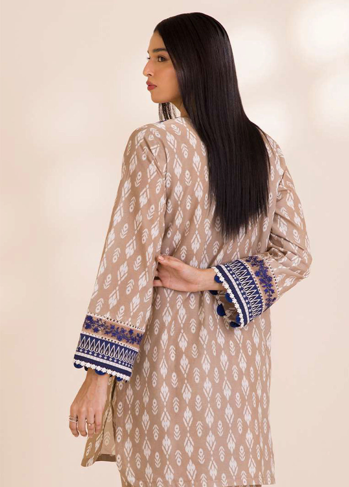 Zellbury Embroidered Cotton 2 Piece Unstitched Suit WUC25E20016 Zellbury Embroidered Cotton 2 Piece Unstitched Suit WUC25E20016