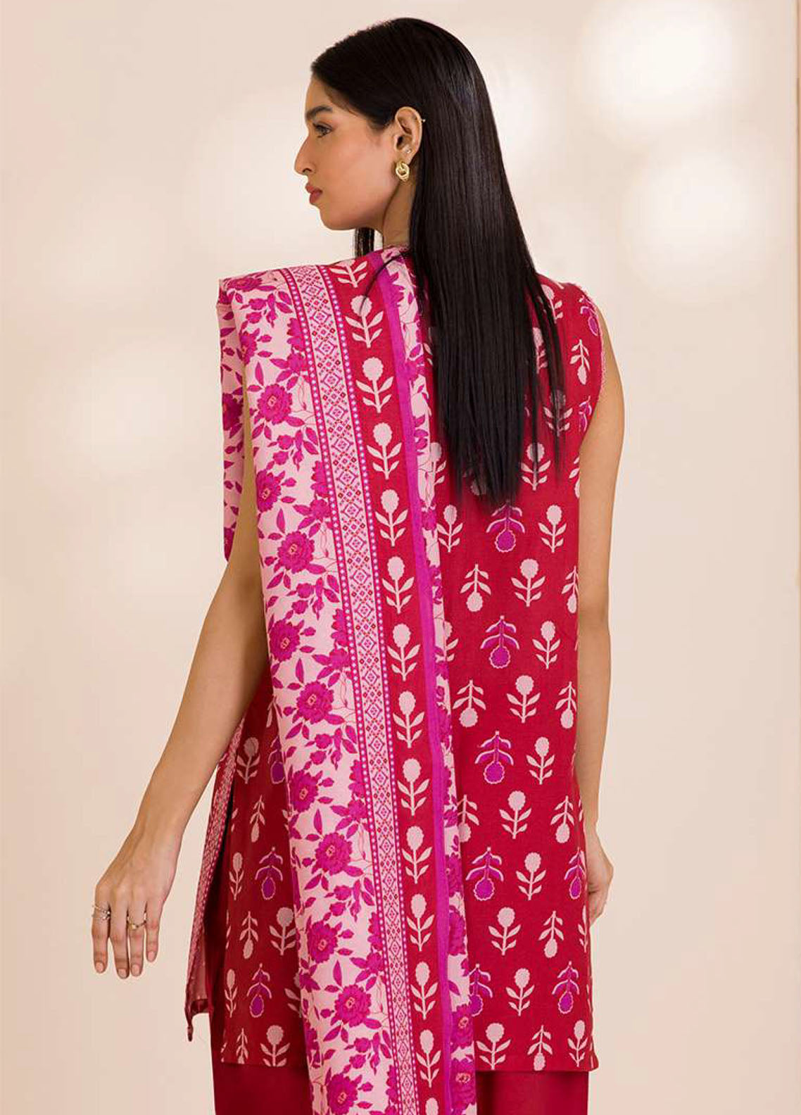 Zellbury Embroidered Cotton 3 Piece Unstitched Suit WUC25E30042 Zellbury Embroidered Cotton 3 Piece Unstitched Suit WUC25E30042