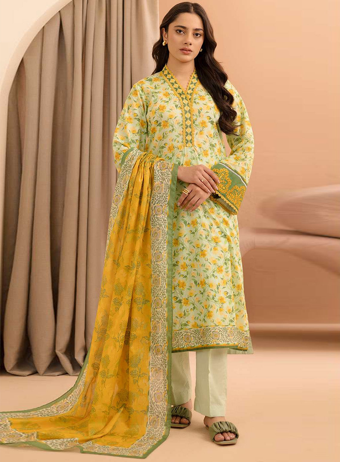 Zellbury Printed Lawn 2 Piece Unstitched Suit WUS25E20104 Zellbury Printed Lawn 2 Piece Unstitched Suit WUS25E20104