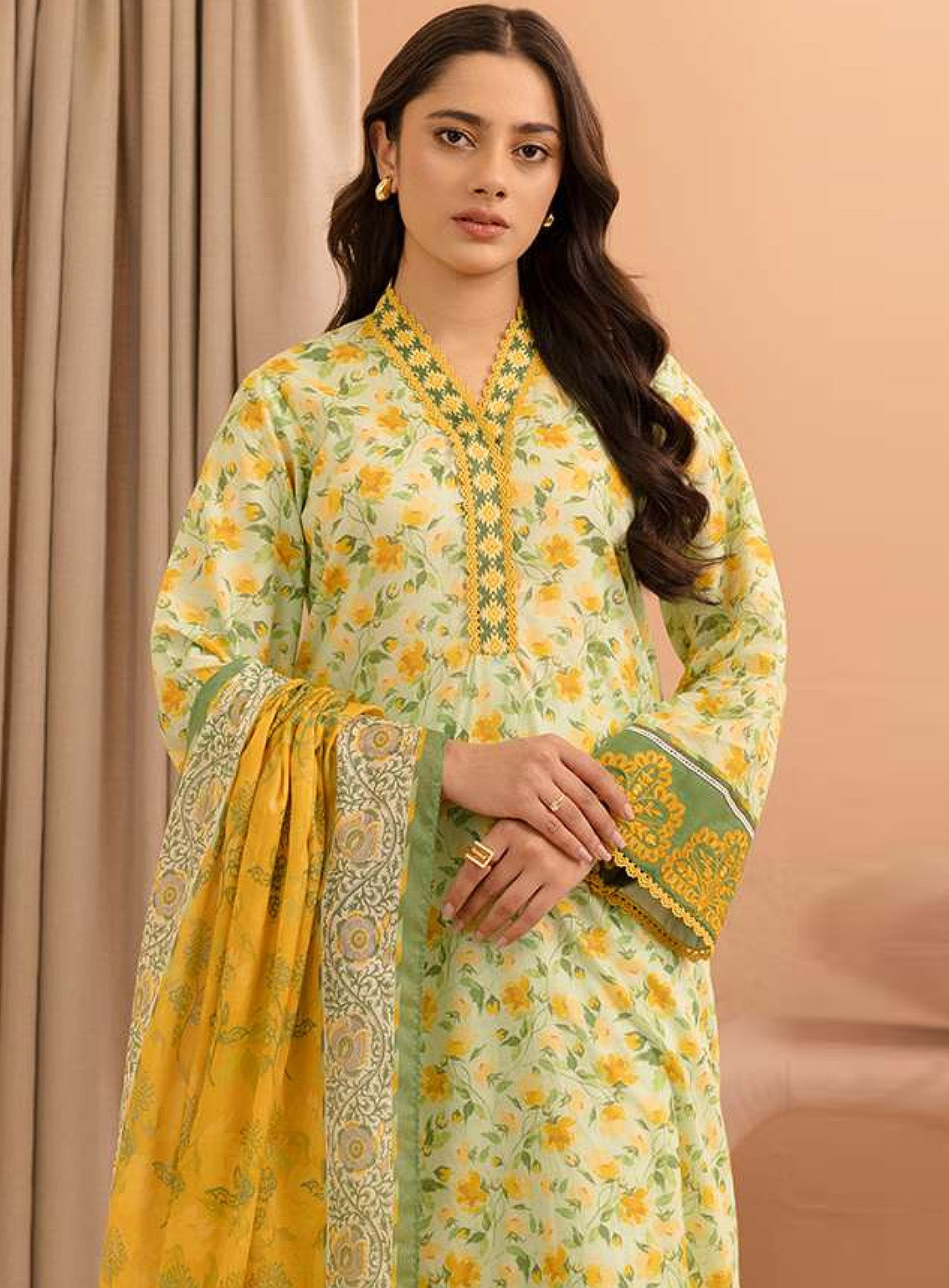 Zellbury Printed Lawn 2 Piece Unstitched Suit WUS25E20104 Zellbury Printed Lawn 2 Piece Unstitched Suit WUS25E20104