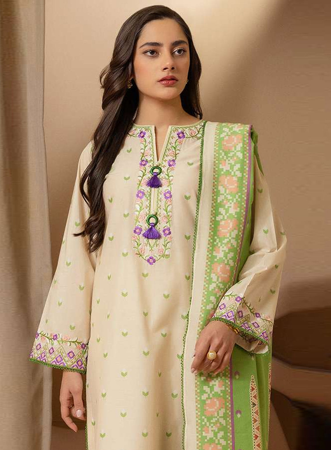Zellbury Printed Lawn 2 Piece Unstitched Suit WUS25E20105 Zellbury Printed Lawn 2 Piece Unstitched Suit WUS25E20105
