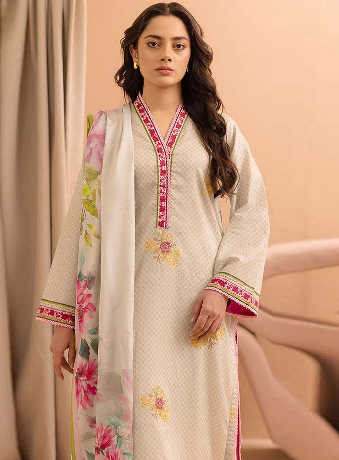 Zellbury Printed Lawn 2 Piece Unstitched Suit WUS25E20239 Zellbury Printed Lawn 2 Piece Unstitched Suit WUS25E20239