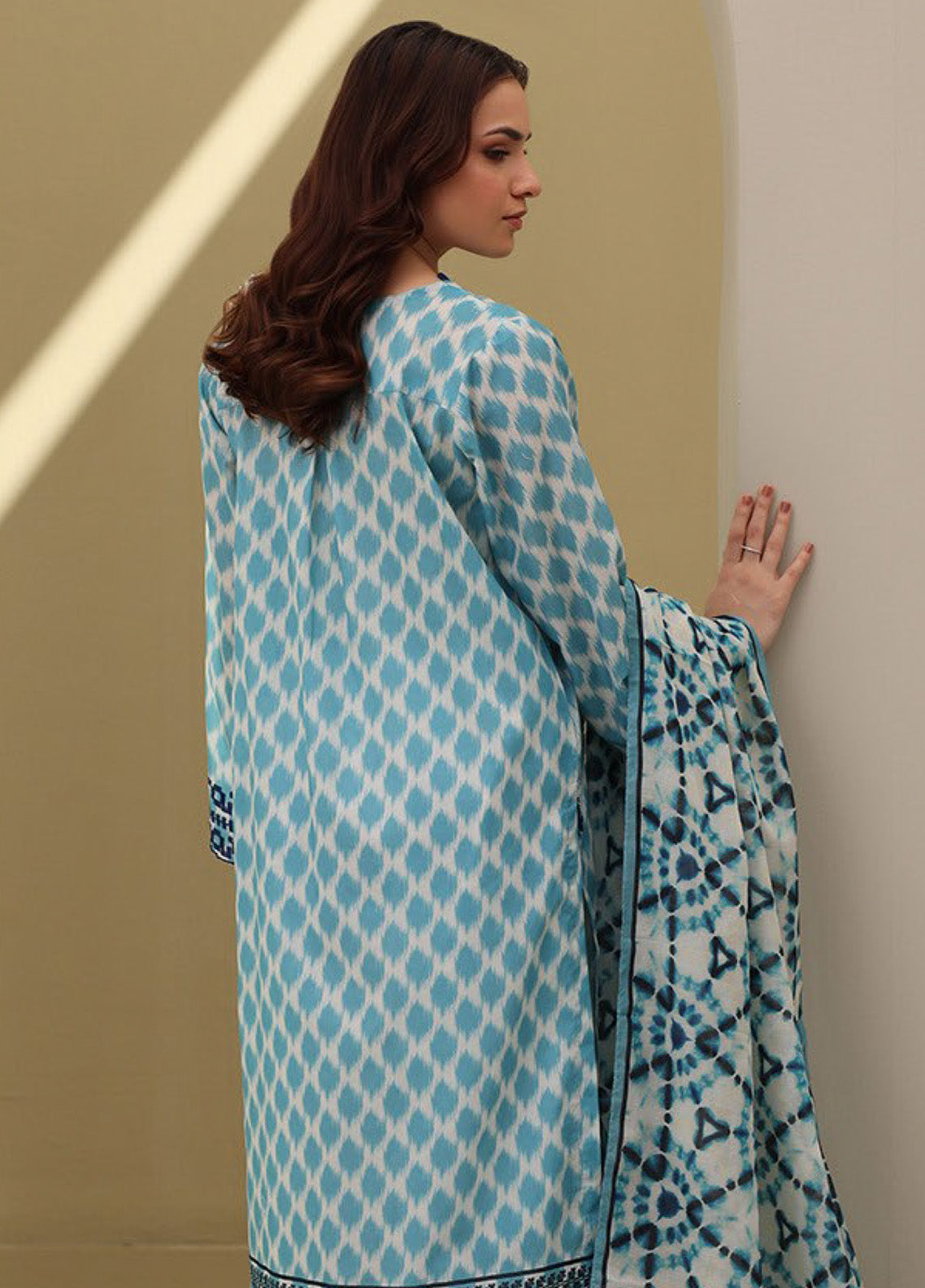 Zellbury Embroidered Lawn 2 Piece Unstitched Suit WUS25E20374 Zellbury Embroidered Lawn 2 Piece Unstitched Suit WUS25E20374