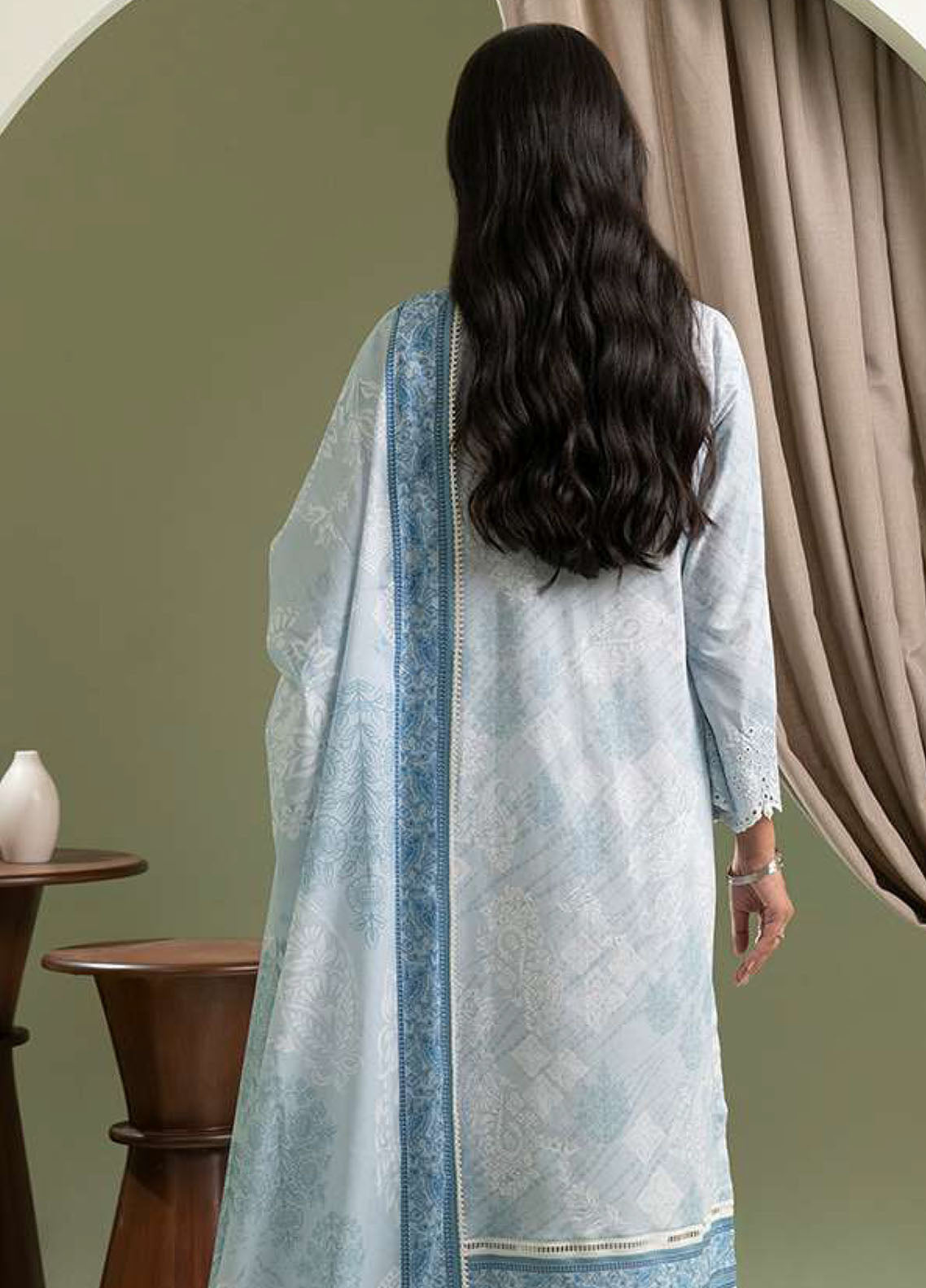 Zellbury Embroidered Lawn 2 Piece Unstitched Suit WUS25E20422 Zellbury Embroidered Lawn 2 Piece Unstitched Suit WUS25E20422