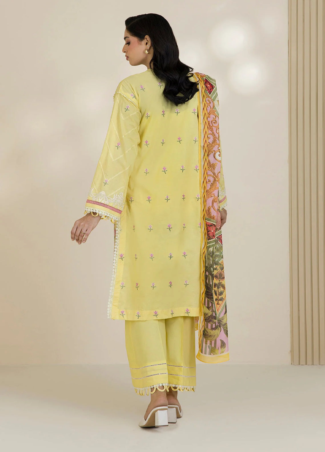Zellbury Embroidered Lawn 3 Piece Unstitched Suit WUC25E30534 Zellbury Embroidered Lawn 3 Piece Unstitched Suit WUC25E30534