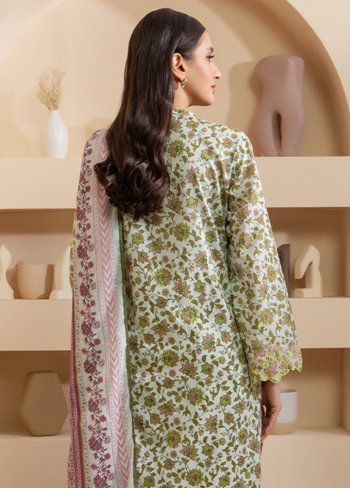 Zellbury Embroidered Lawn 3 Piece Unstitched Suit WUS25E30061 Zellbury Embroidered Lawn 3 Piece Unstitched Suit WUS25E30061