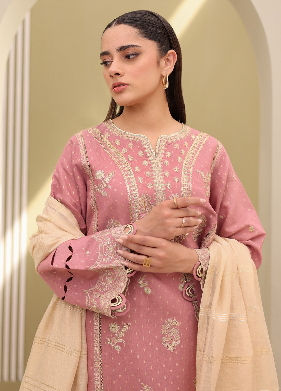 Zellbury Embroidered Lawn 3 Piece Unstitched Suit WUS25E30080 Zellbury Embroidered Lawn 3 Piece Unstitched Suit WUS25E30080