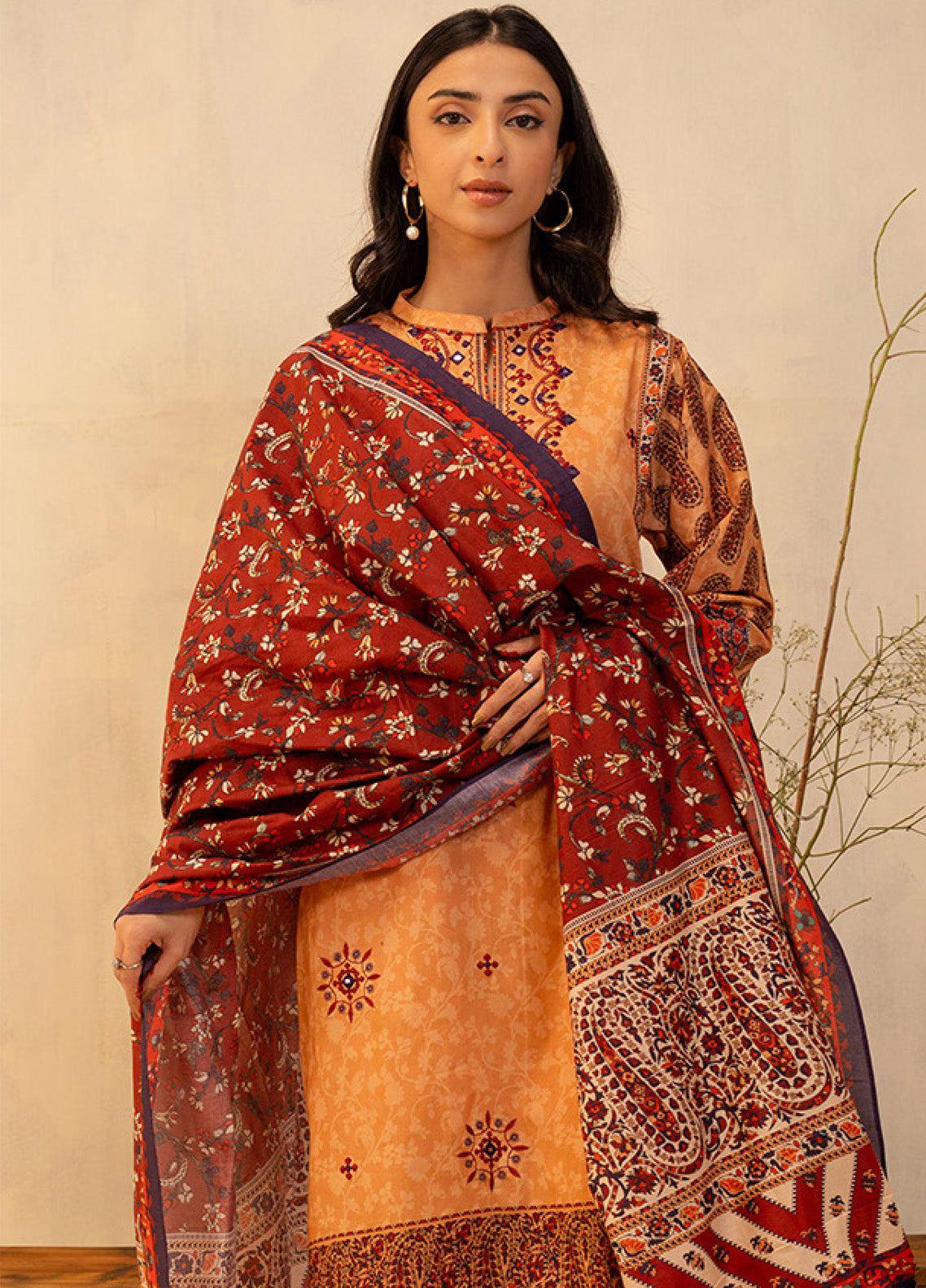 Zellbury Embroidered Lawn 3 Piece Unstitched Suit WUS25E30136 Zellbury Embroidered Lawn 3 Piece Unstitched Suit WUS25E30136