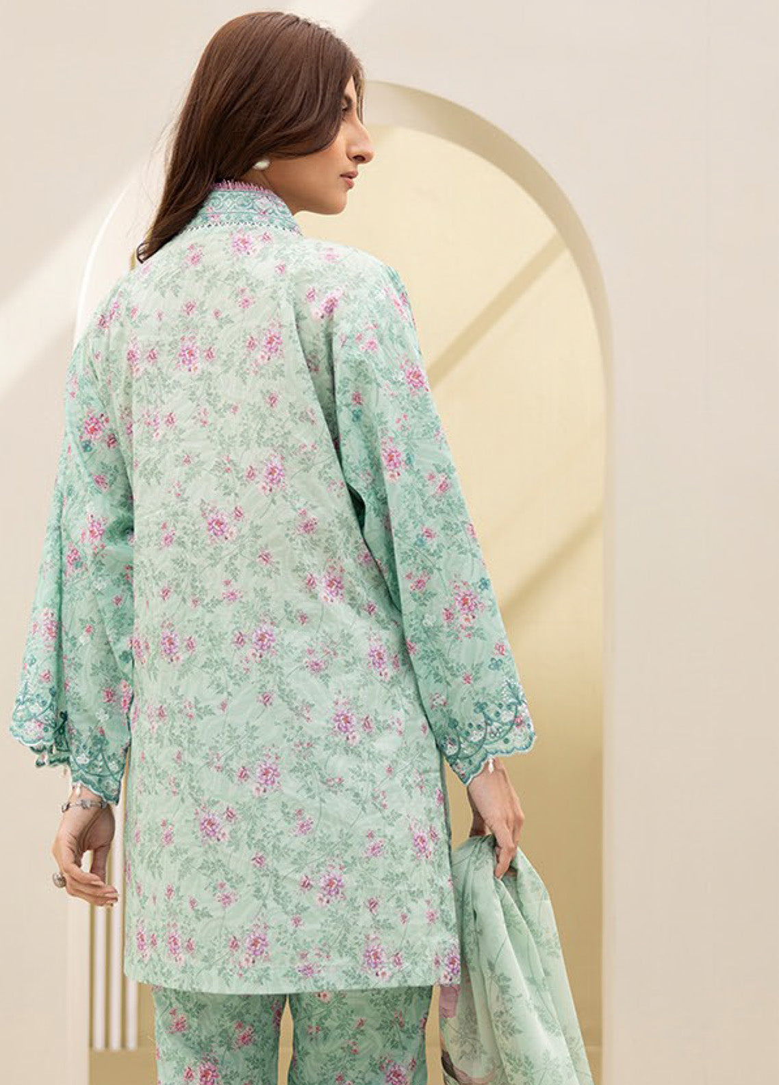 Zellbury Embroidered Lawn 3 Piece Unstitched Suit WUS25E30149 Zellbury Embroidered Lawn 3 Piece Unstitched Suit WUS25E30149