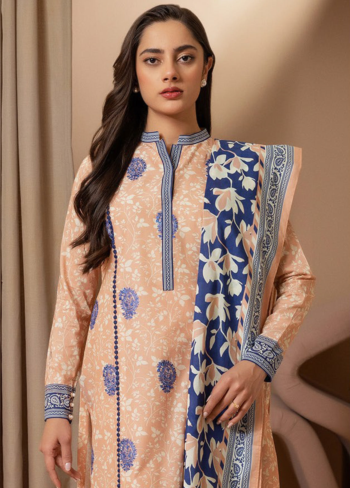 Zellbury Embroidered Lawn 3 Piece Unstitched Suit WUS25E30212 Zellbury Embroidered Lawn 3 Piece Unstitched Suit WUS25E30212
