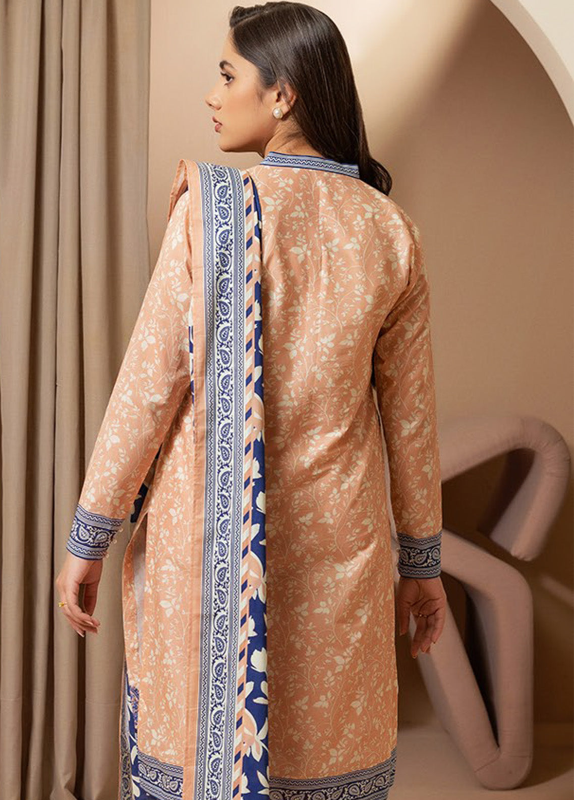 Zellbury Embroidered Lawn 3 Piece Unstitched Suit WUS25E30212 Zellbury Embroidered Lawn 3 Piece Unstitched Suit WUS25E30212
