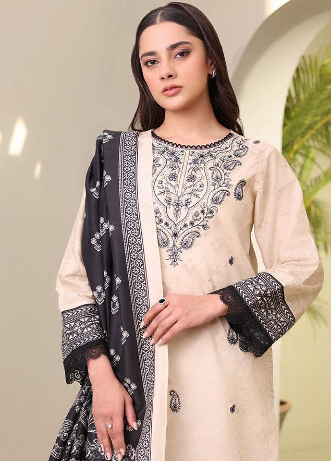 Zellbury Embroidered Lawn 3 Piece Unstitched Suit WUS25E30274 Zellbury Embroidered Lawn 3 Piece Unstitched Suit WUS25E30274