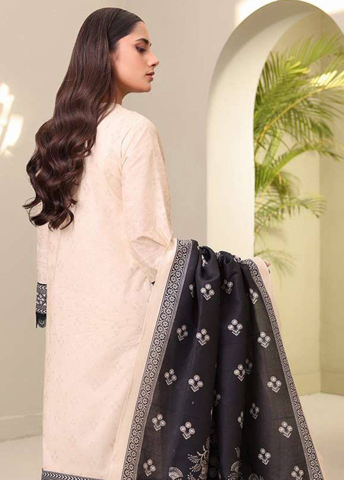 Zellbury Embroidered Lawn 3 Piece Unstitched Suit WUS25E30274 Zellbury Embroidered Lawn 3 Piece Unstitched Suit WUS25E30274