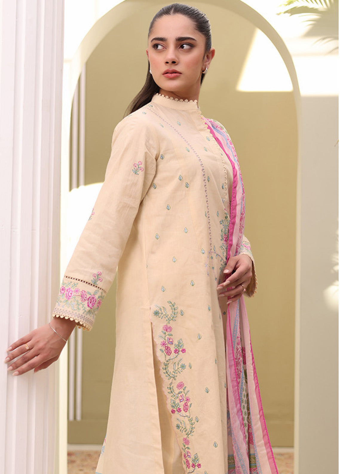 Zellbury Embroidered Lawn 3 Piece Unstitched Suit WUS25E30279 Zellbury Embroidered Lawn 3 Piece Unstitched Suit WUS25E30279