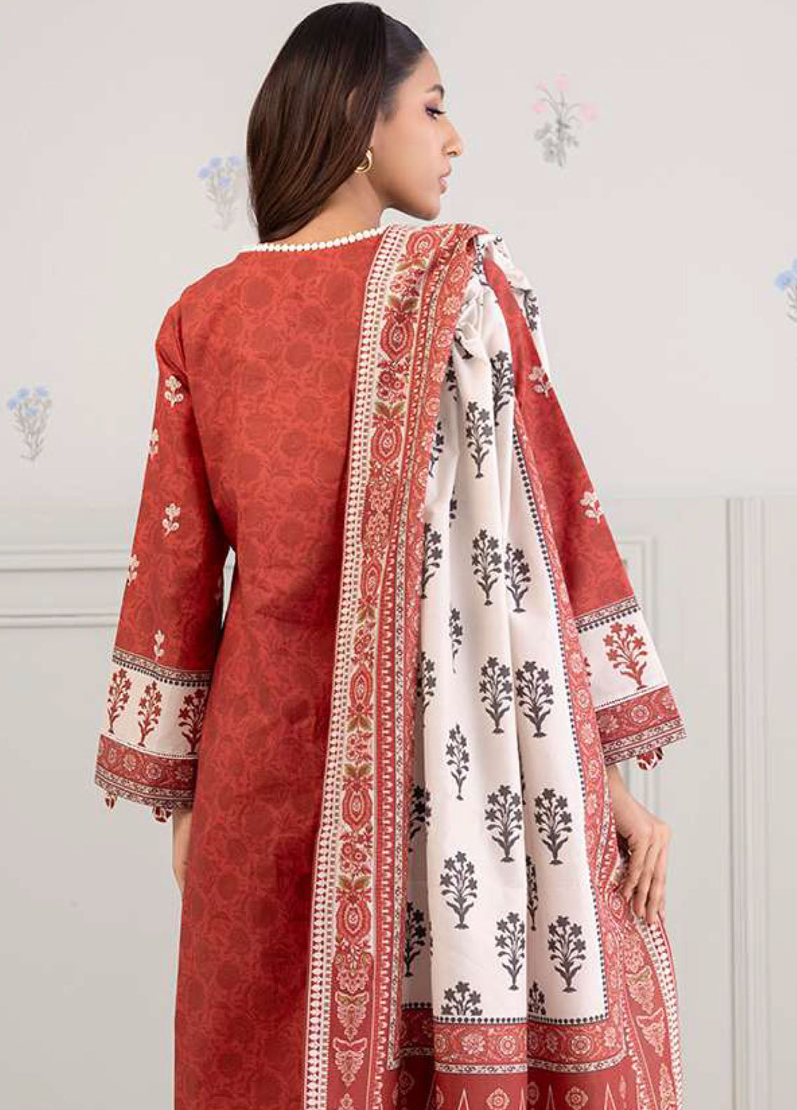 Zellbury Embroidered Lawn 3 Piece Unstitched Suit WUS25E30344 Zellbury Embroidered Lawn 3 Piece Unstitched Suit WUS25E30344