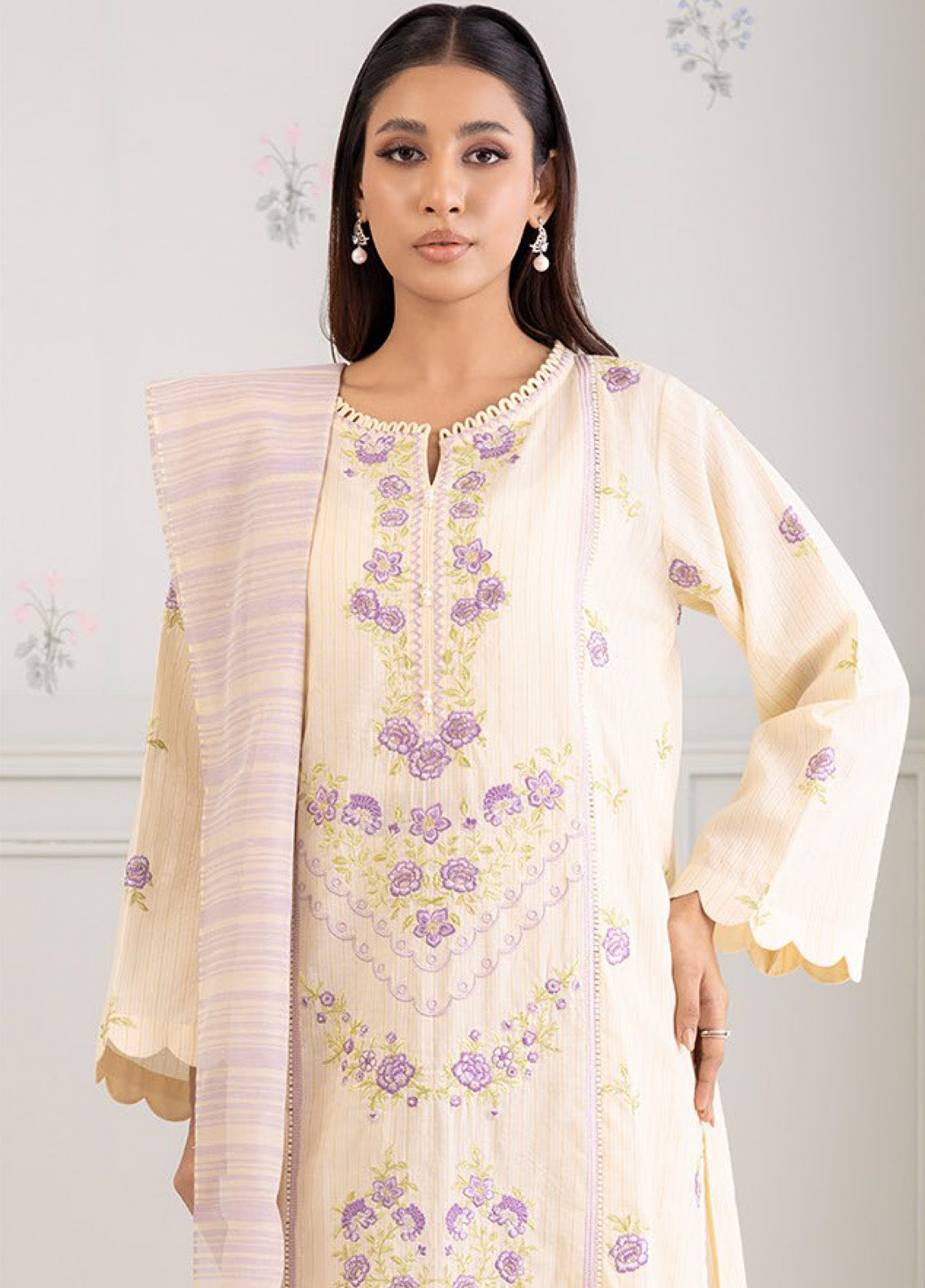 Zellbury Embroidered Lawn 3 Piece Unstitched Suit WUS25E30345 Zellbury Embroidered Lawn 3 Piece Unstitched Suit WUS25E30345