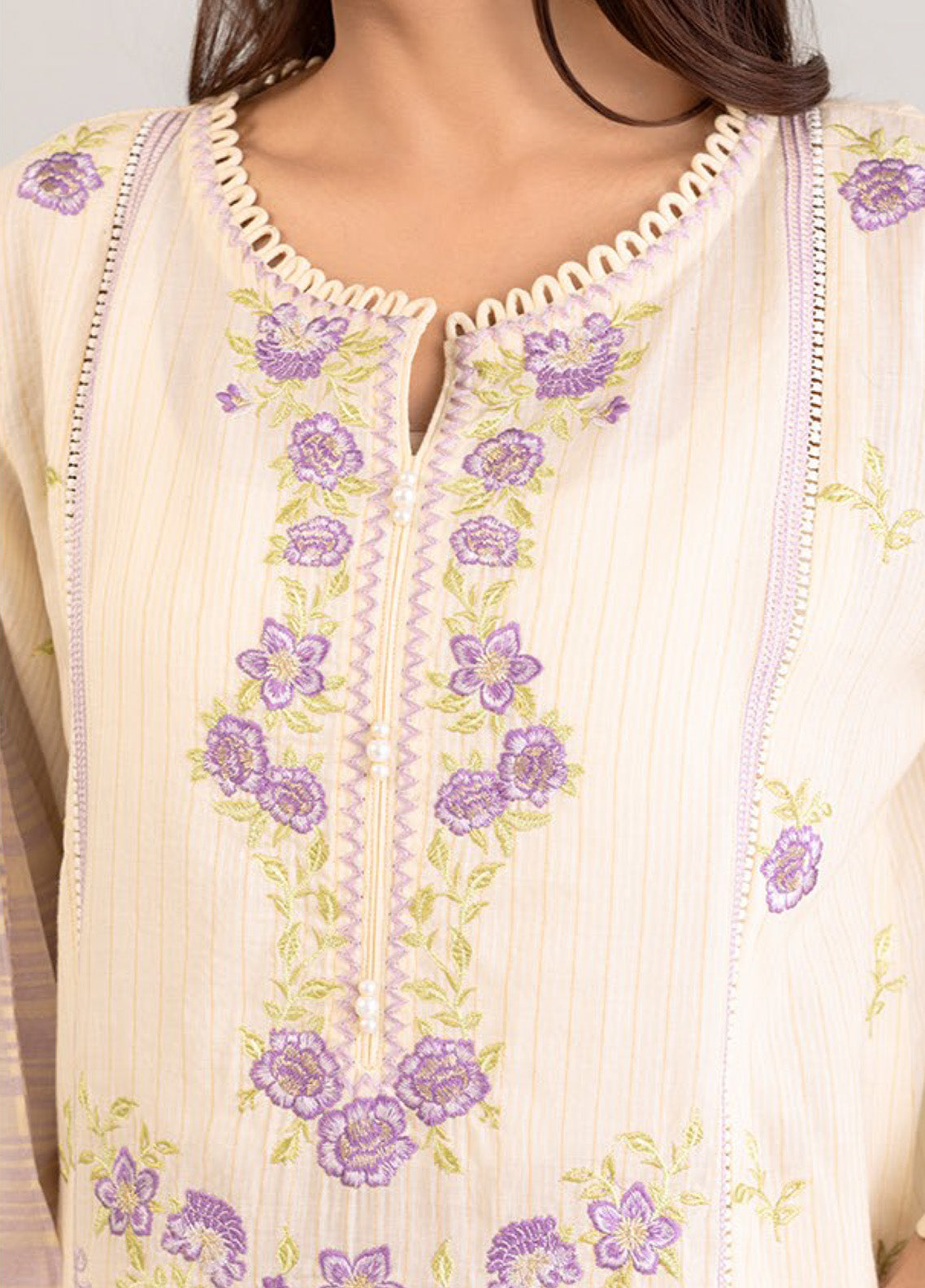 Zellbury Embroidered Lawn 3 Piece Unstitched Suit WUS25E30345 Zellbury Embroidered Lawn 3 Piece Unstitched Suit WUS25E30345